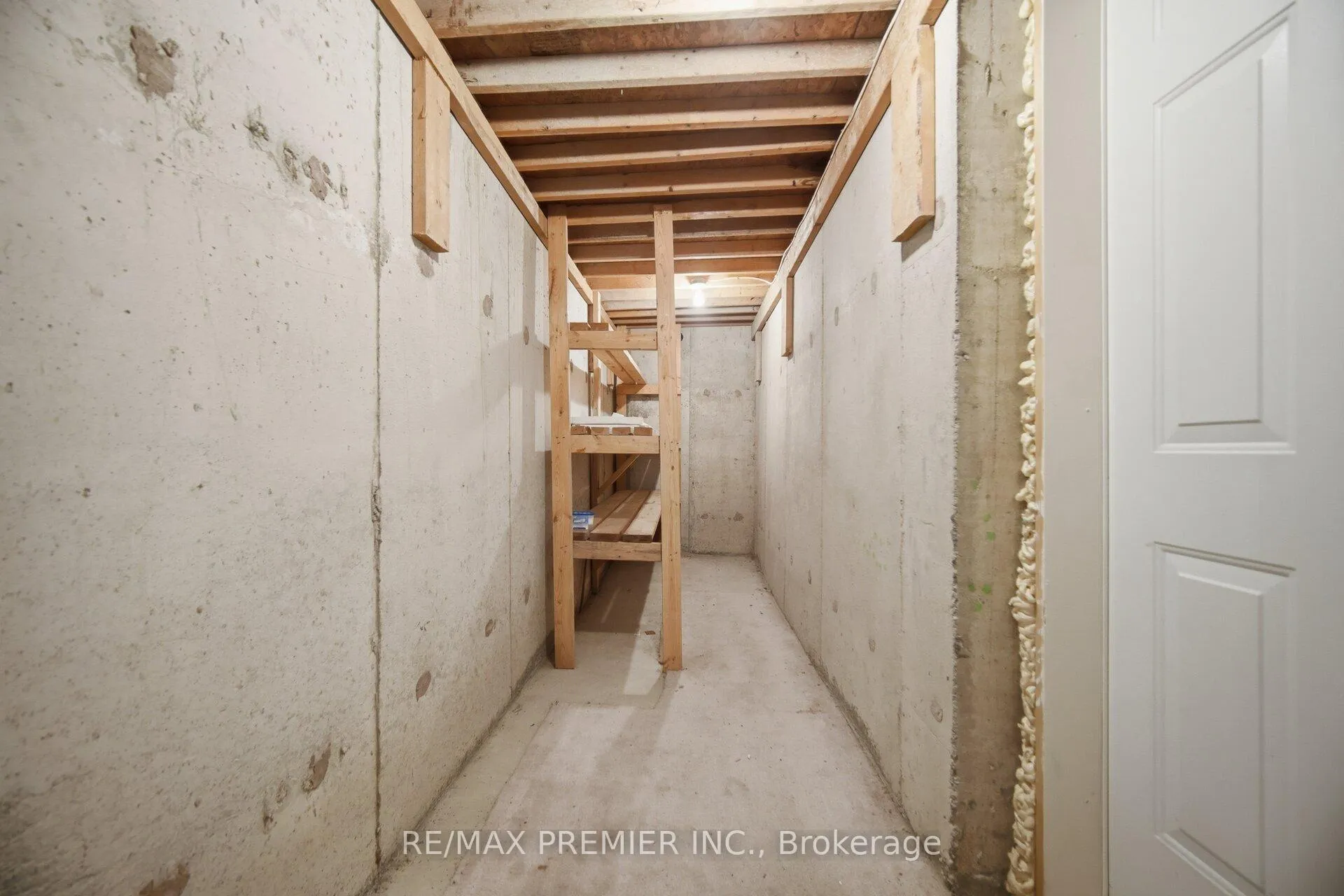 Photo 34 of 140 Ferdinand Avenue, Vaughan, Maple — HOMEH