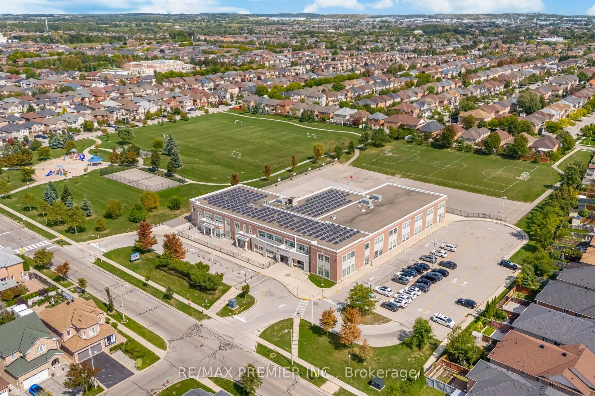 Photo 40 of 140 Ferdinand Avenue, Vaughan, Maple — HOMEH
