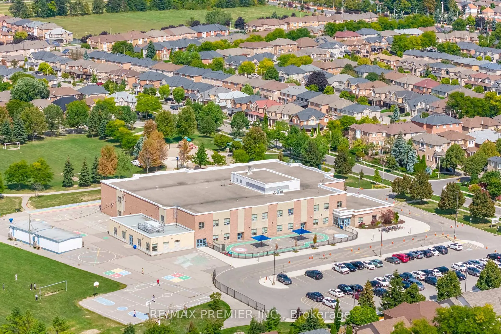 Photo 42 of 140 Ferdinand Avenue, Vaughan, Maple — HOMEH