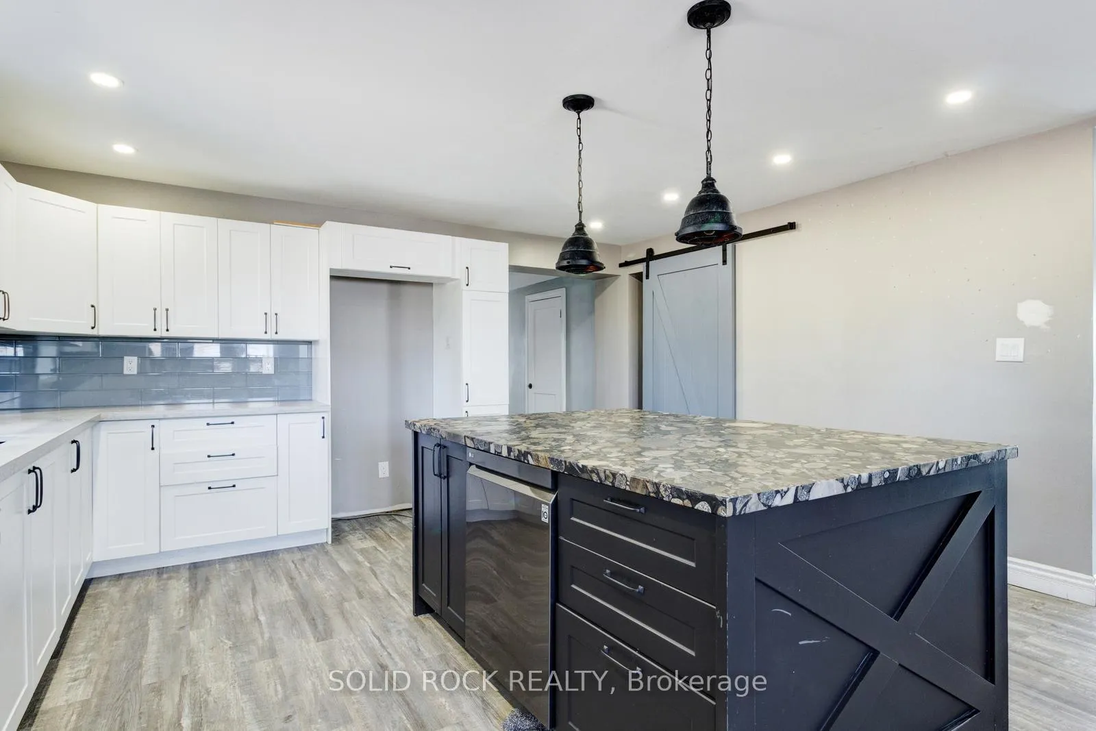 Photo 25 of 2163 Powerline Road W, Hamilton, Rural Ancaster — HOMEH