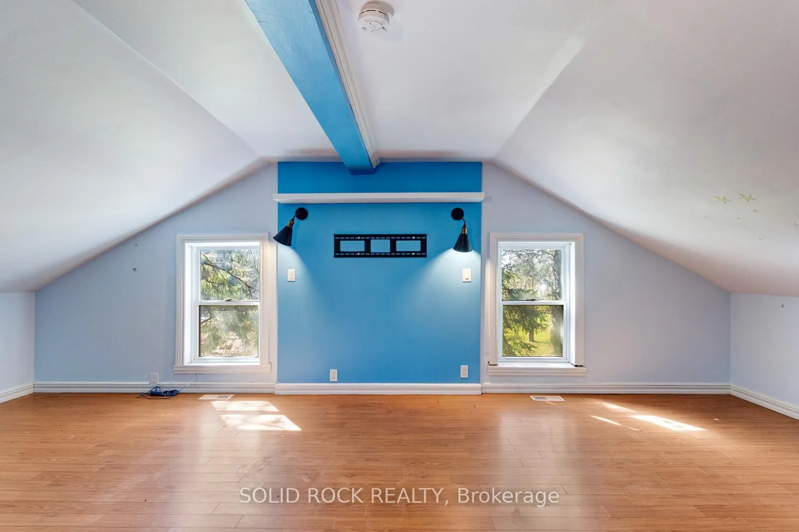Photo 38 of 2163 Powerline Road W, Hamilton, Rural Ancaster — HOMEH