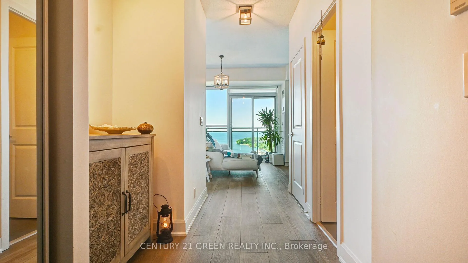 Photo 7 of Unit 2811, 33 Shore Breeze Drive, Etobicoke, Mimico — HOMEH