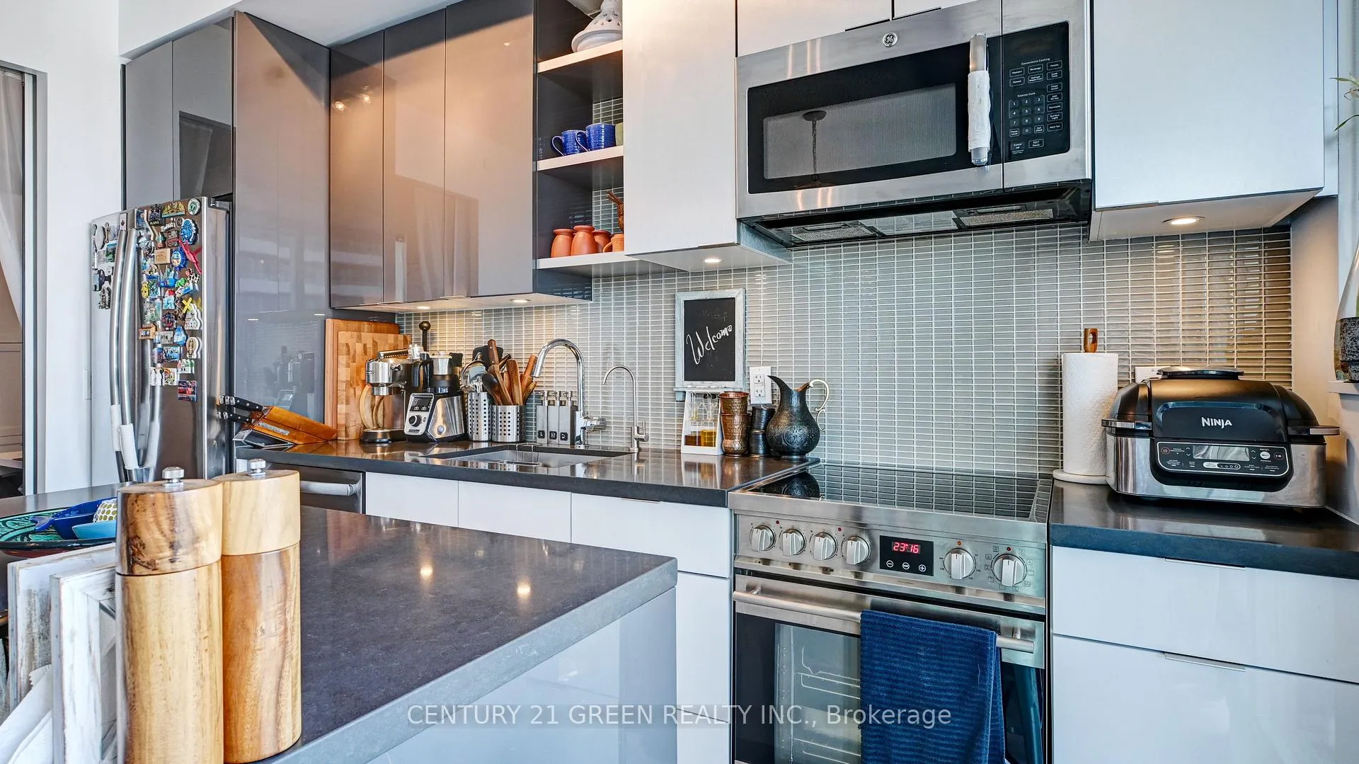 Photo 19 of Unit 2811, 33 Shore Breeze Drive, Etobicoke, Mimico — HOMEH