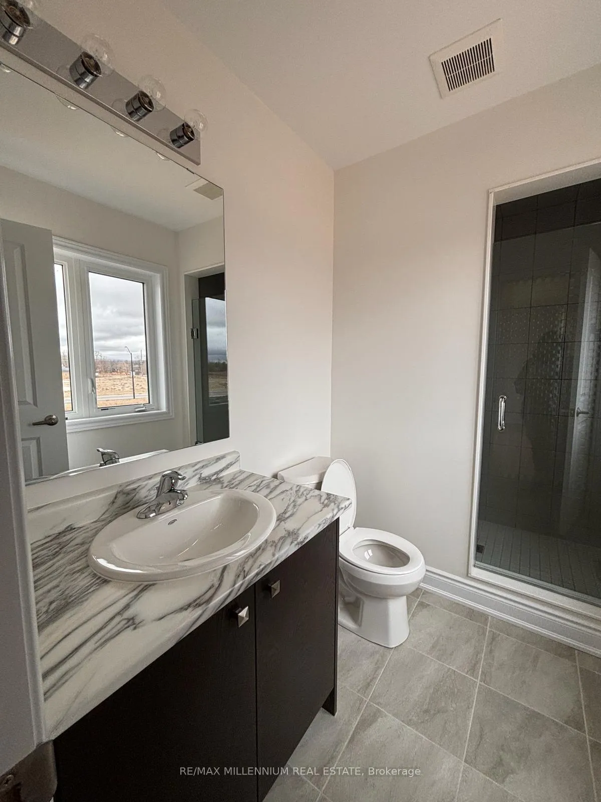 Photo 10 of 11 Mission Street, Wasaga Beach — HOMEH