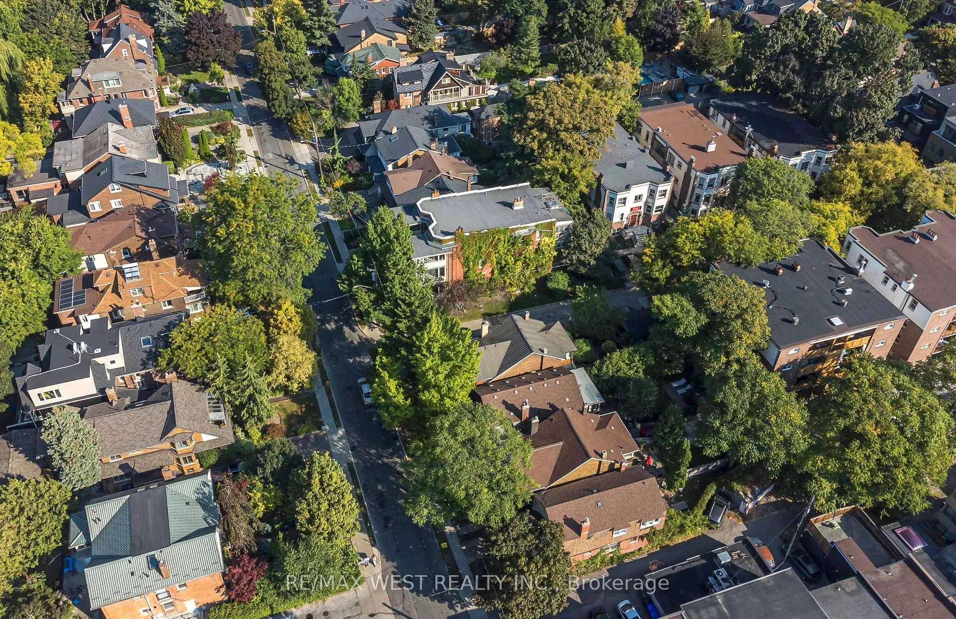 Photo 22 of 9B Humewood Drive, Toronto, Humewood-Cedarvale — HOMEH