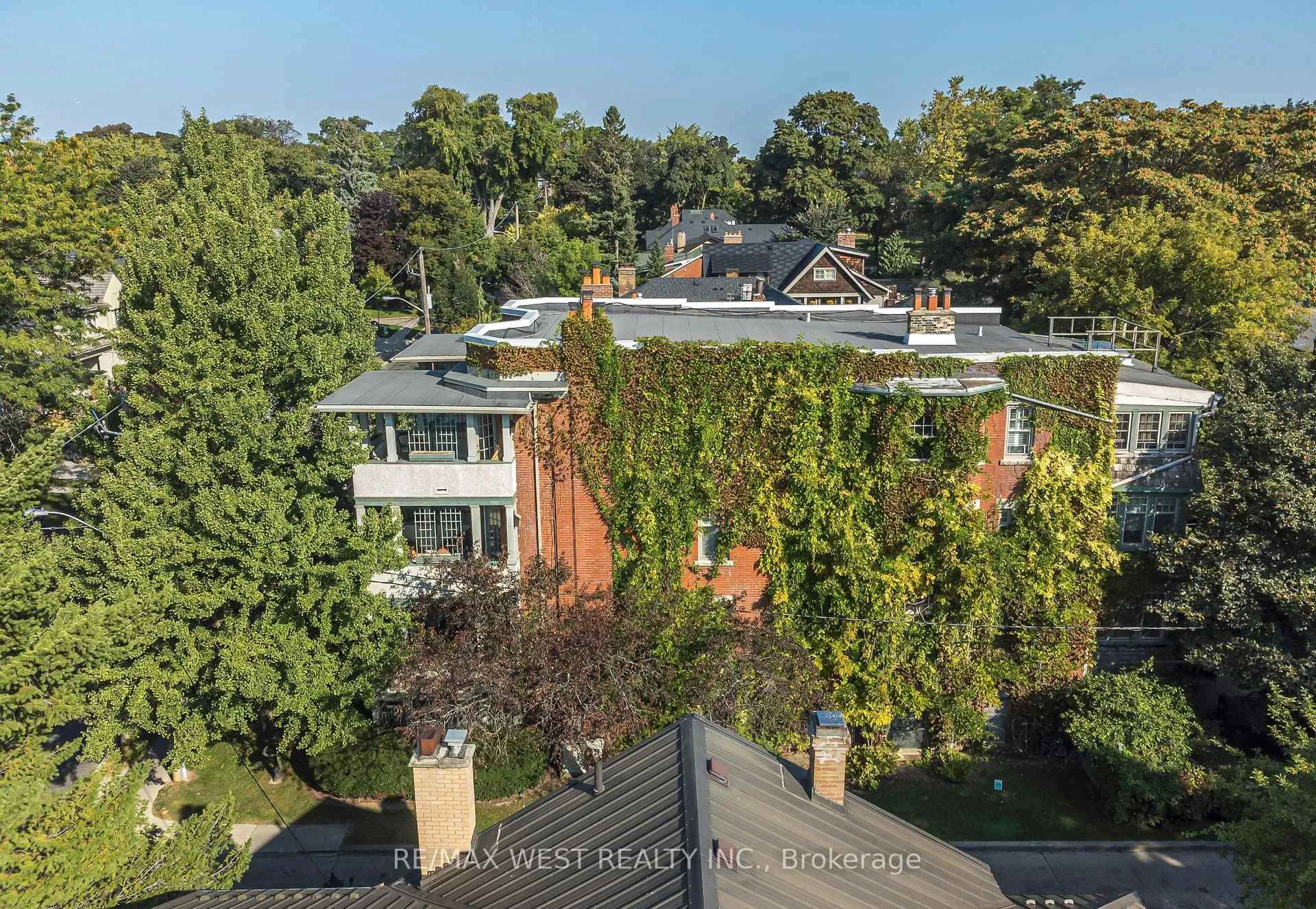 Photo 31 of 9B Humewood Drive, Toronto, Humewood-Cedarvale — HOMEH