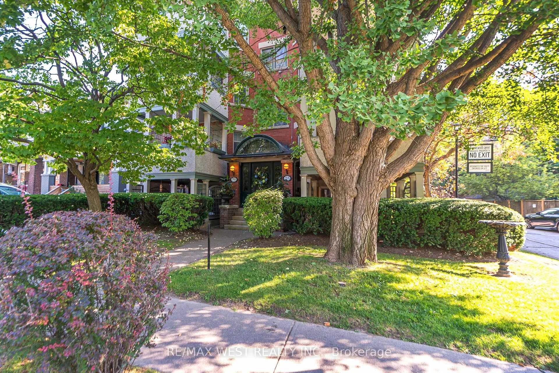 Photo 3 of 9B Humewood Drive, Toronto, Humewood-Cedarvale — HOMEH