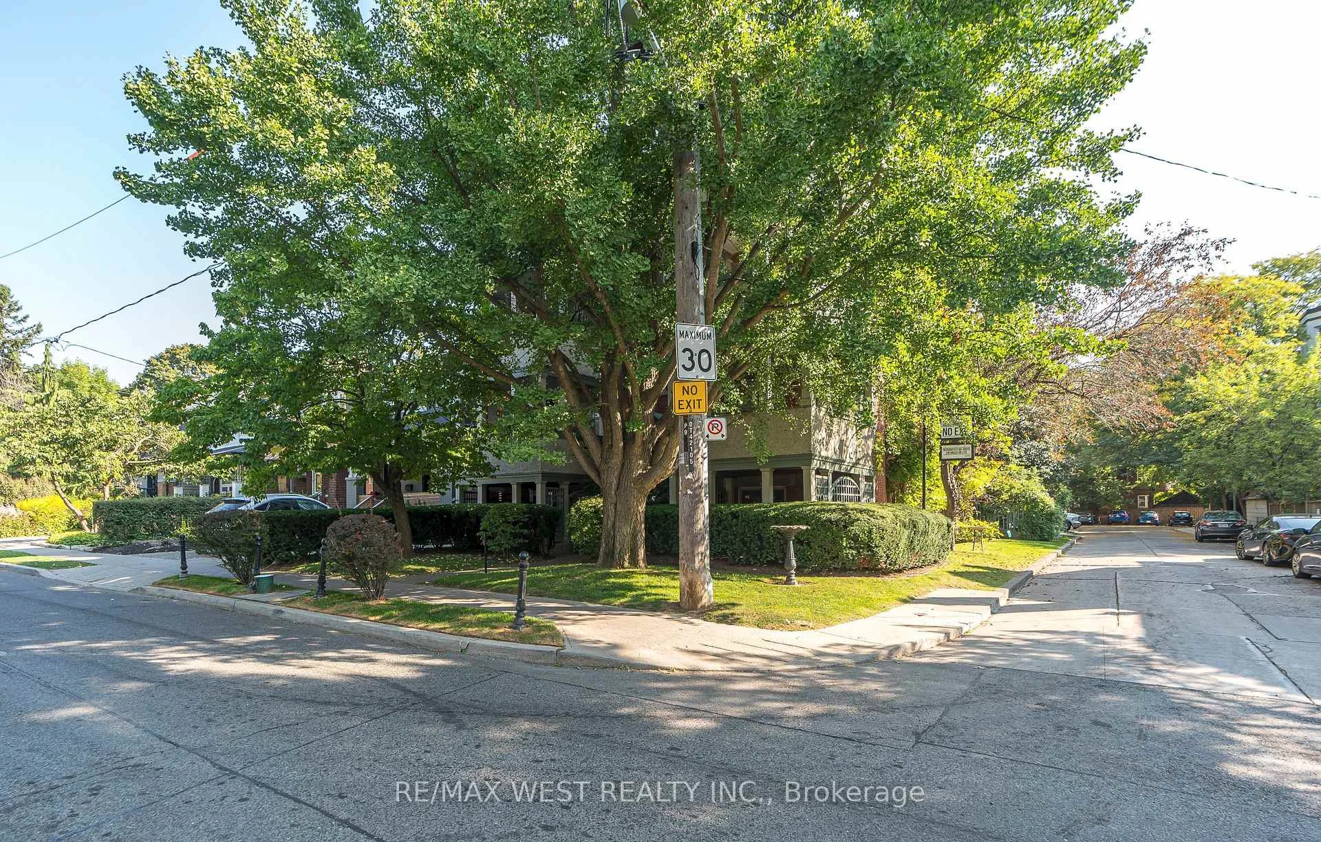 Photo 9 of 9B Humewood Drive, Toronto, Humewood-Cedarvale — HOMEH