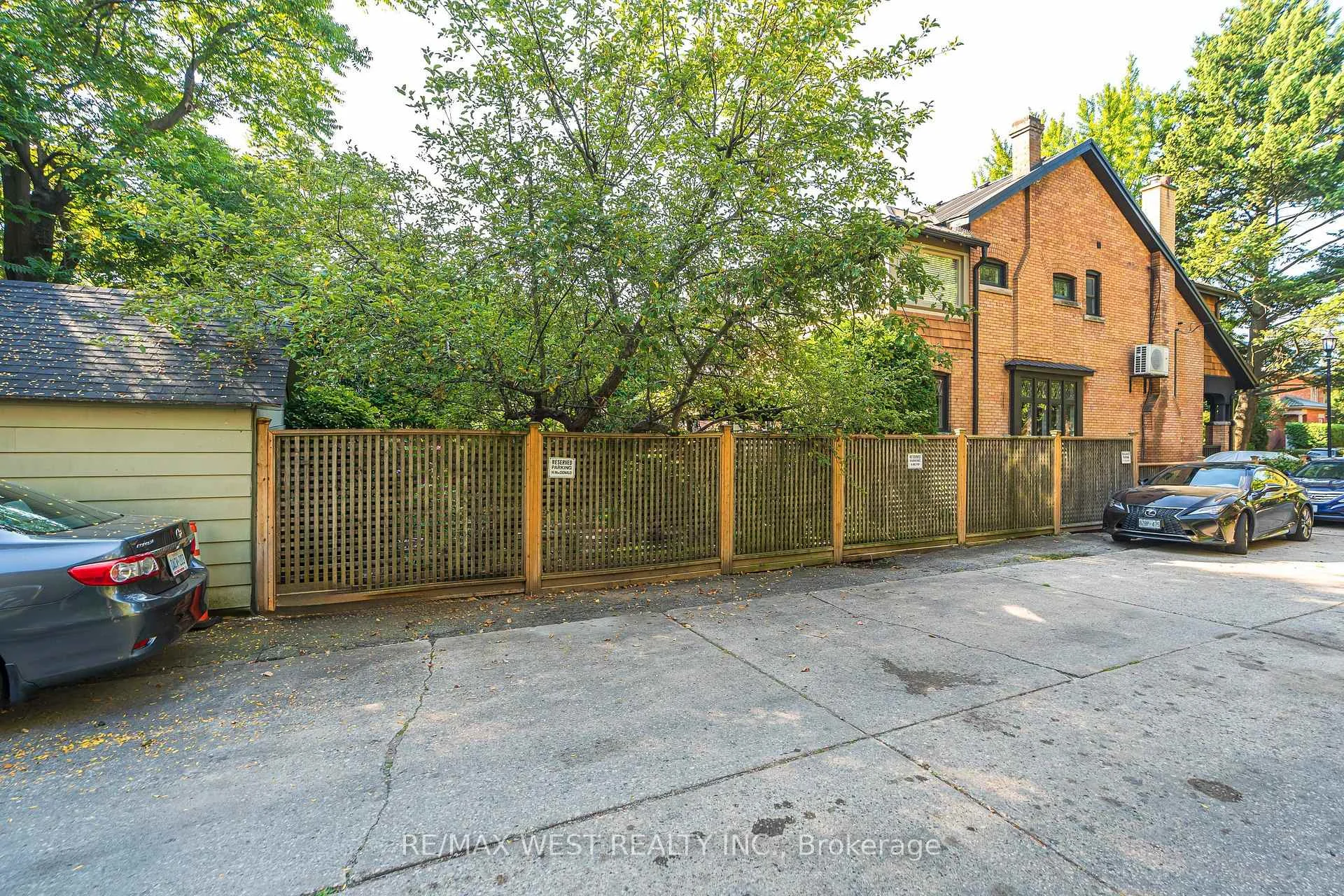 Photo 10 of 9B Humewood Drive, Toronto, Humewood-Cedarvale — HOMEH