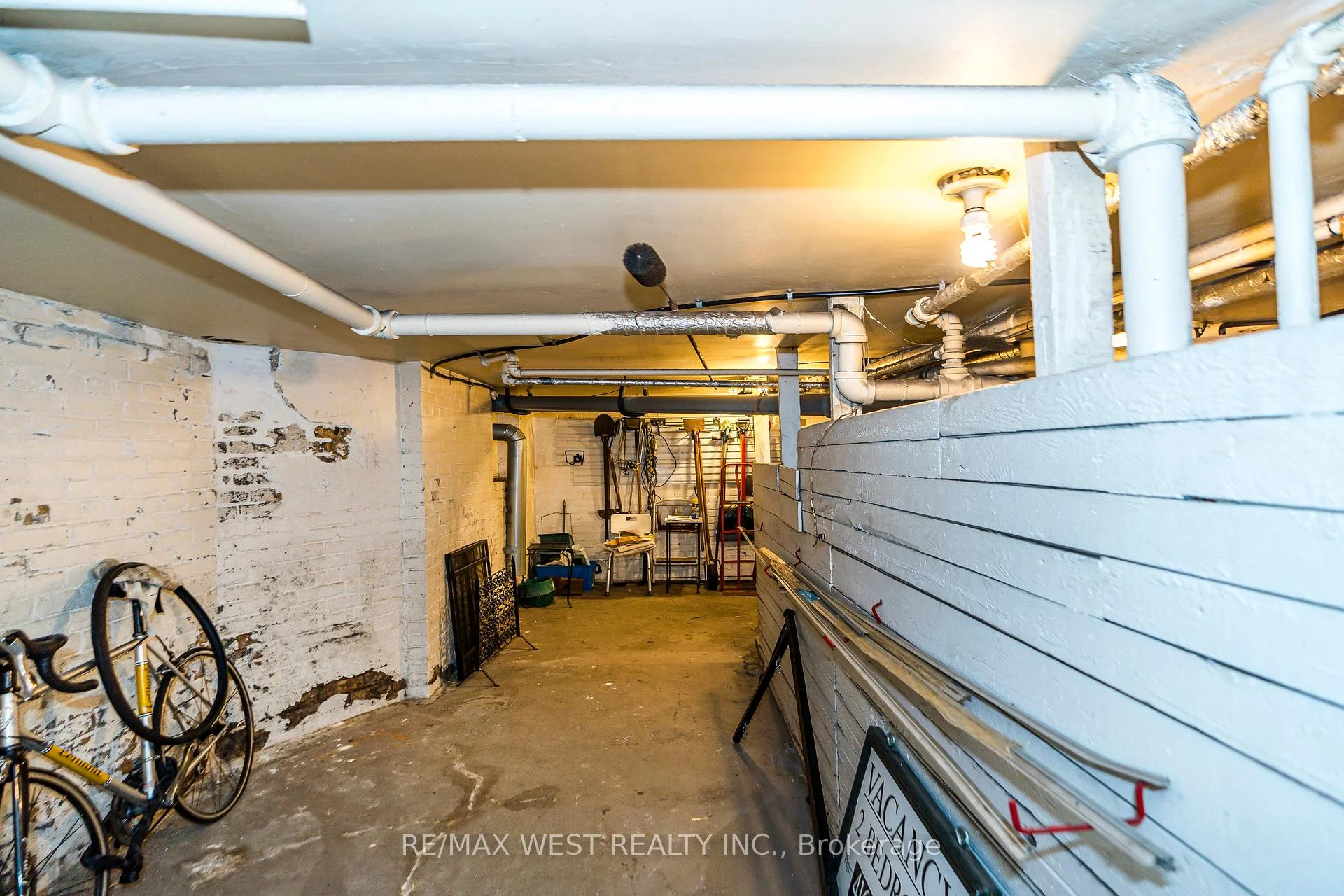 Photo 13 of 9B Humewood Drive, Toronto, Humewood-Cedarvale — HOMEH