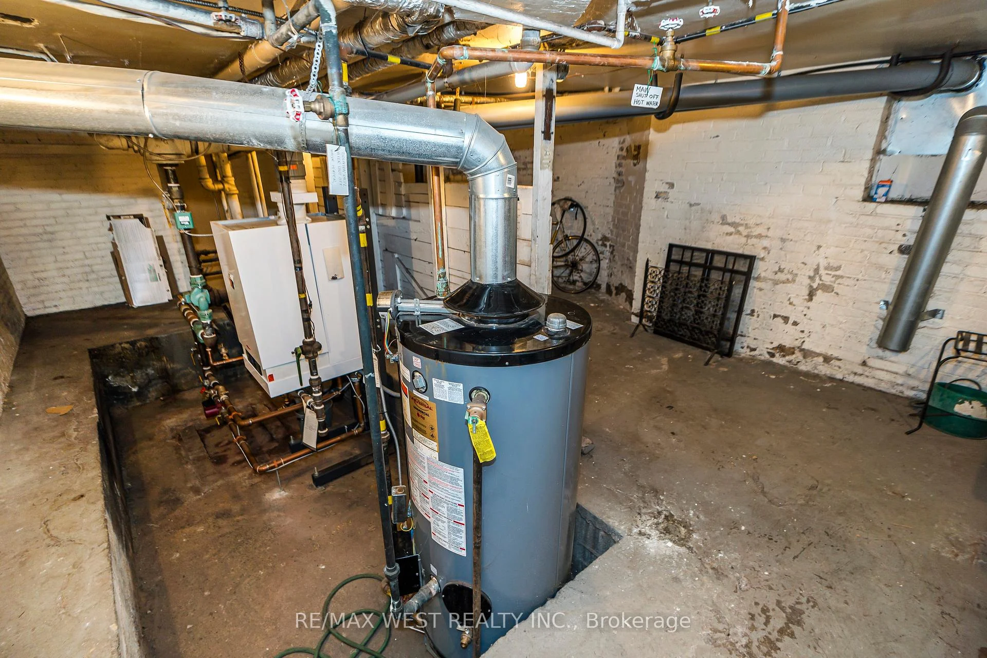 Photo 14 of 9B Humewood Drive, Toronto, Humewood-Cedarvale — HOMEH