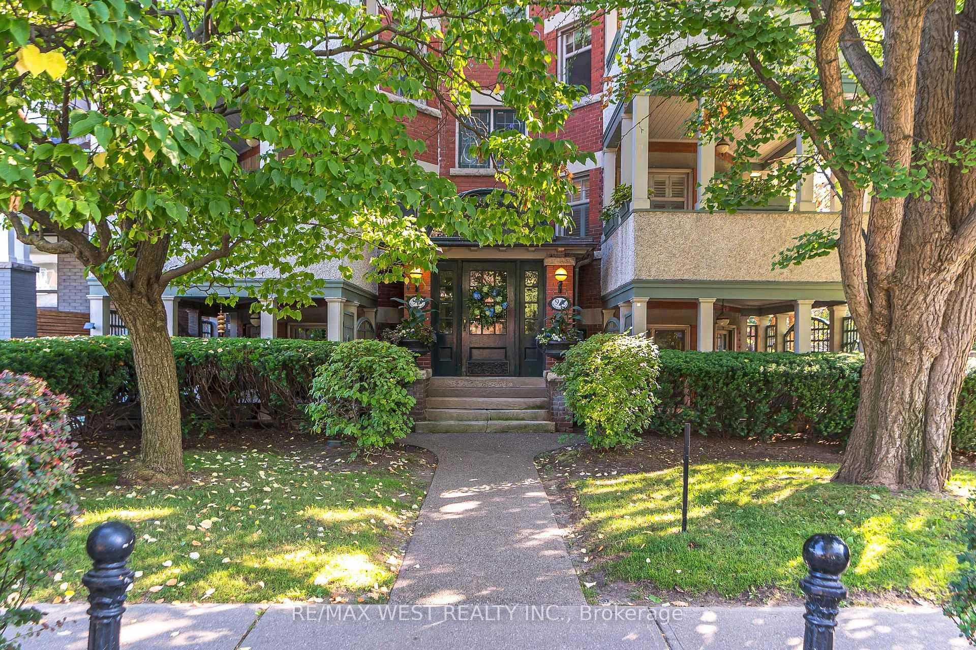Photo 21 of 9B Humewood Drive, Toronto, Humewood-Cedarvale — HOMEH