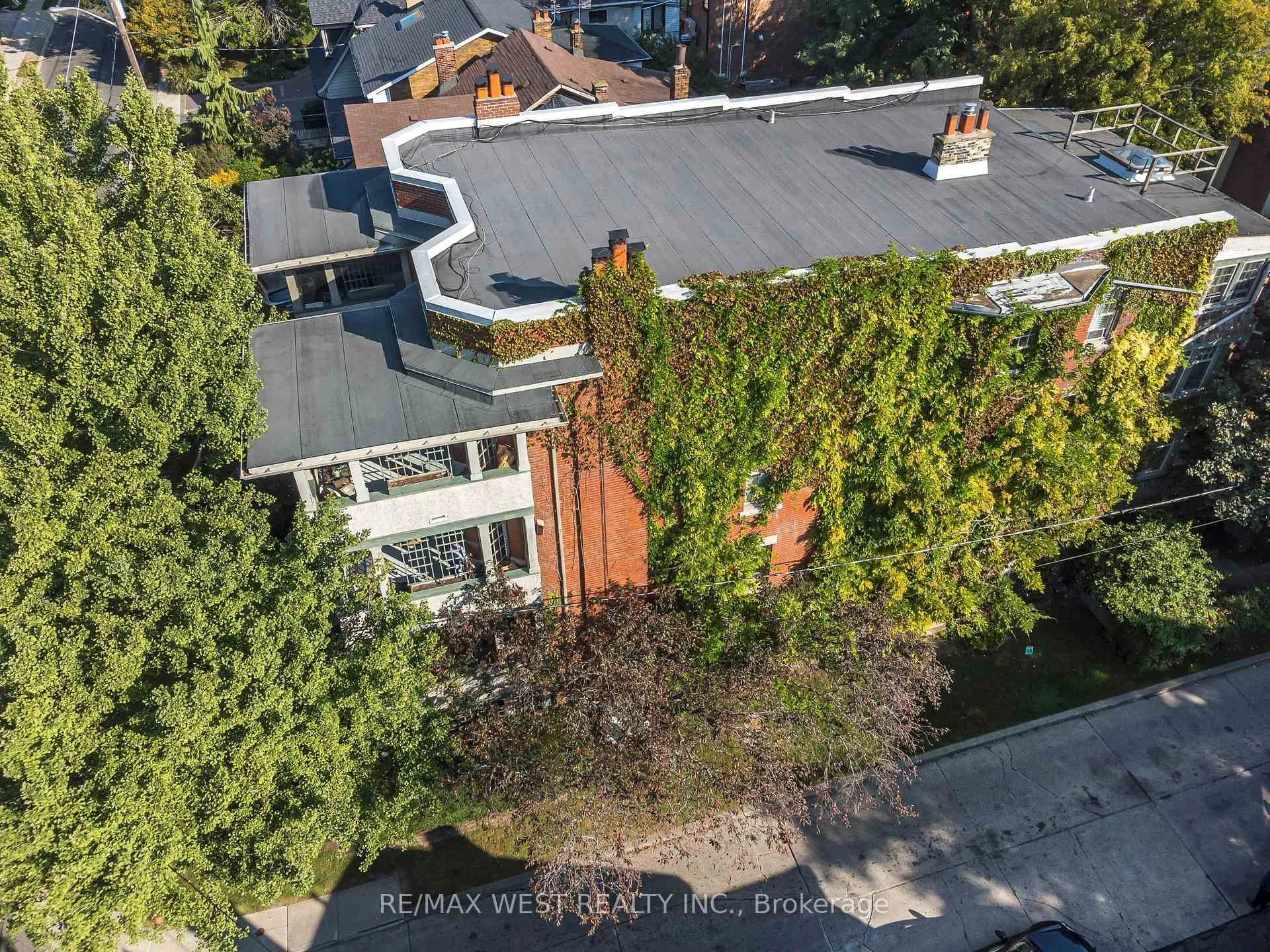 Photo 27 of 9B Humewood Drive, Toronto, Humewood-Cedarvale — HOMEH