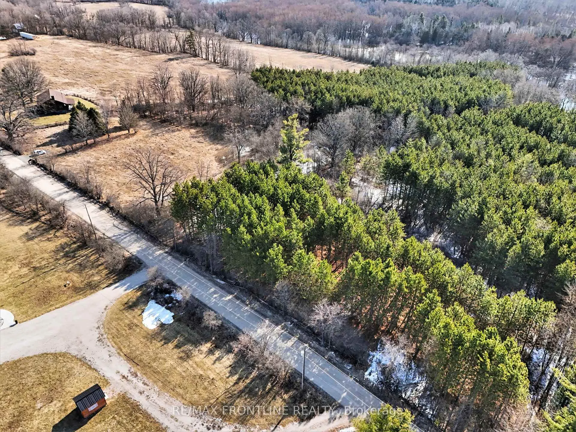 Photo 8 of 543 Mackay Line, Tay Valley, Bathurst/Burgess & Sherbrooke (Bathurst) Twp — HOMEH