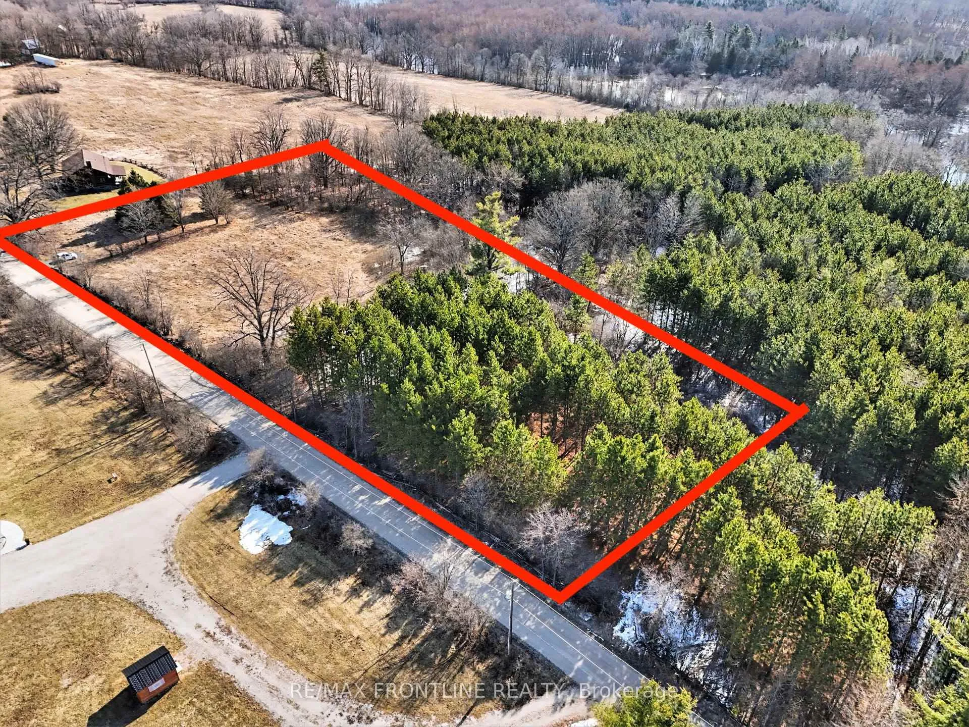 Photo 11 of 543 Mackay Line, Tay Valley, Bathurst/Burgess & Sherbrooke (Bathurst) Twp — HOMEH