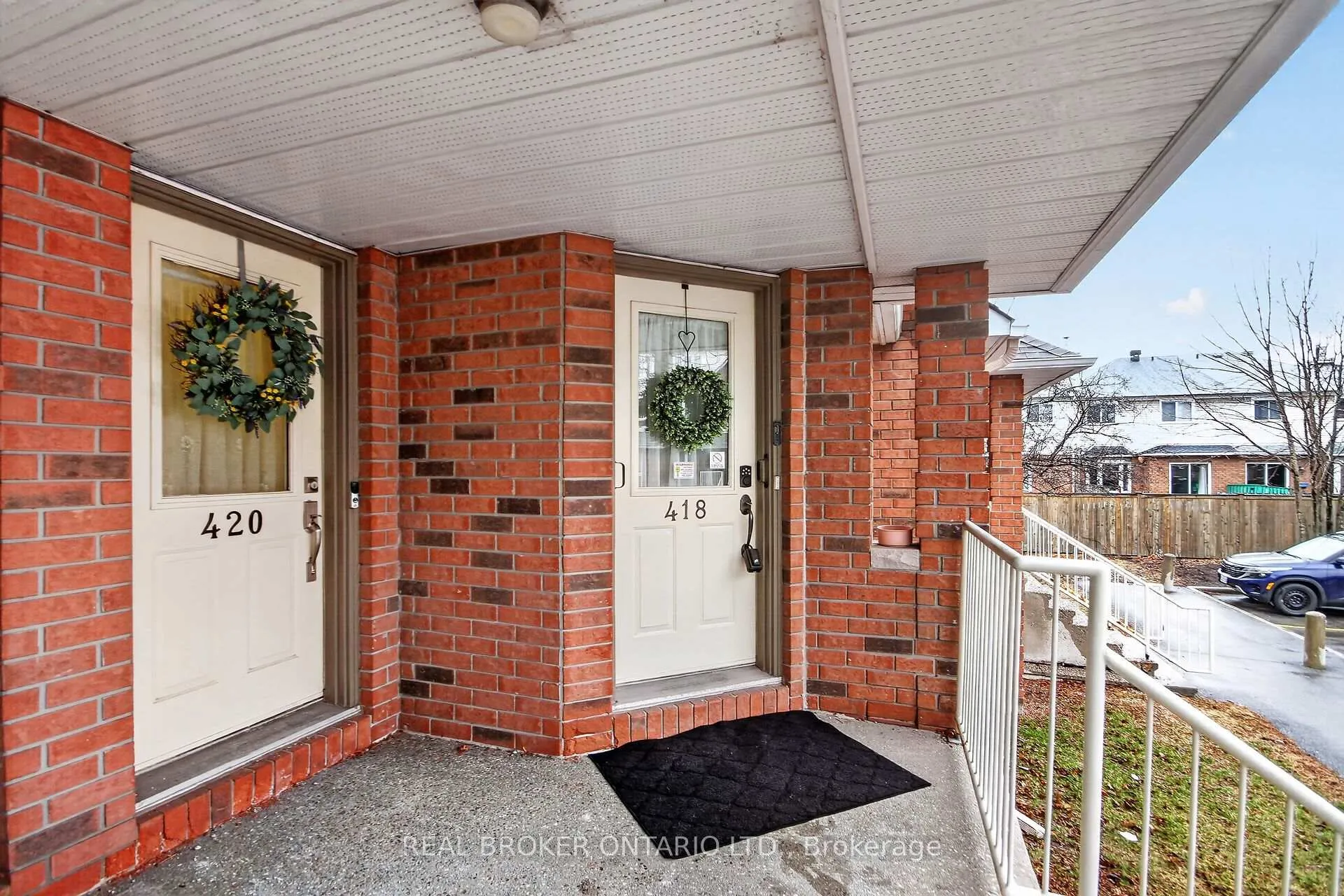 Photo 2 of 418 Briston Private, Ottawa, Hunt Club Park — HOMEH