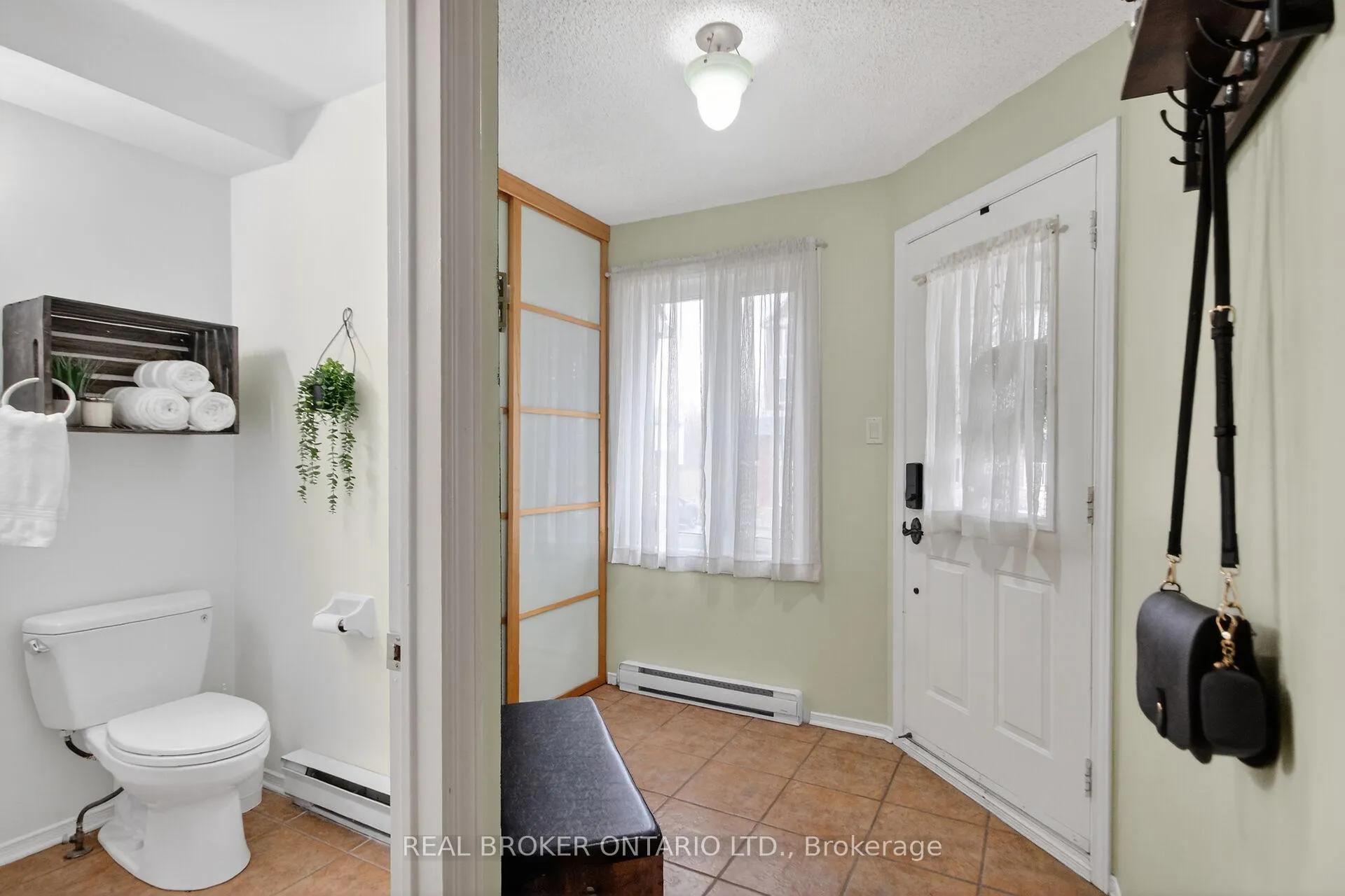 Photo 3 of 418 Briston Private, Ottawa, Hunt Club Park — HOMEH