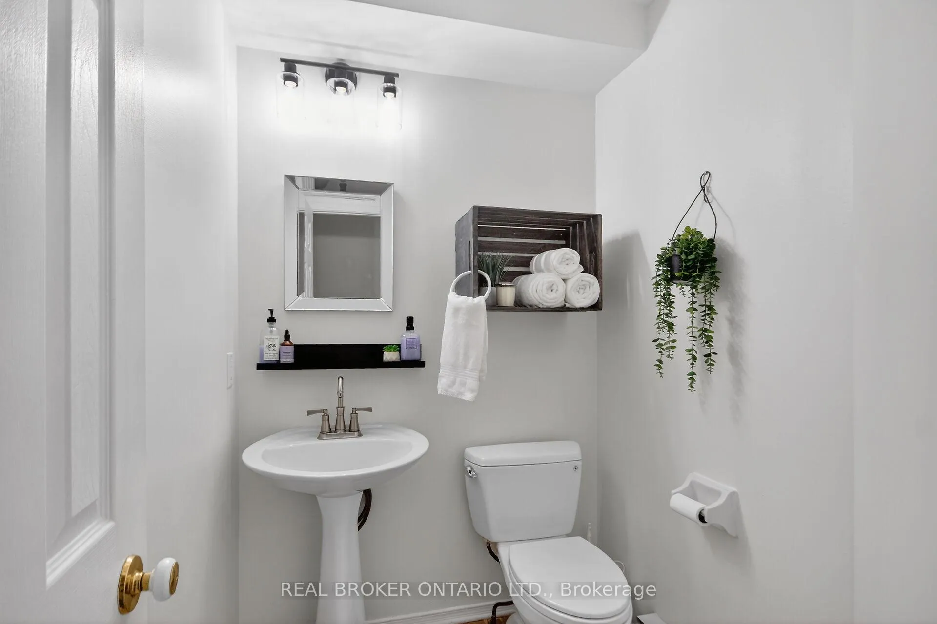 Photo 4 of 418 Briston Private, Ottawa, Hunt Club Park — HOMEH