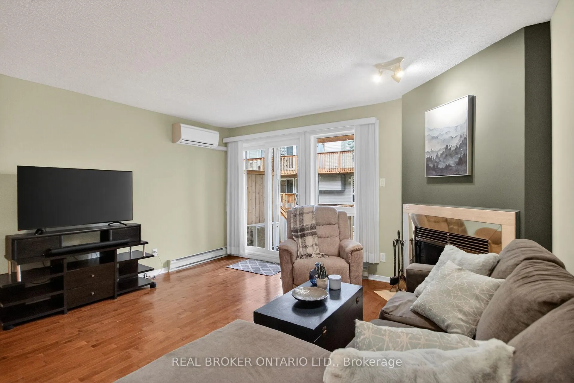 Photo 14 of 418 Briston Private, Ottawa, Hunt Club Park — HOMEH