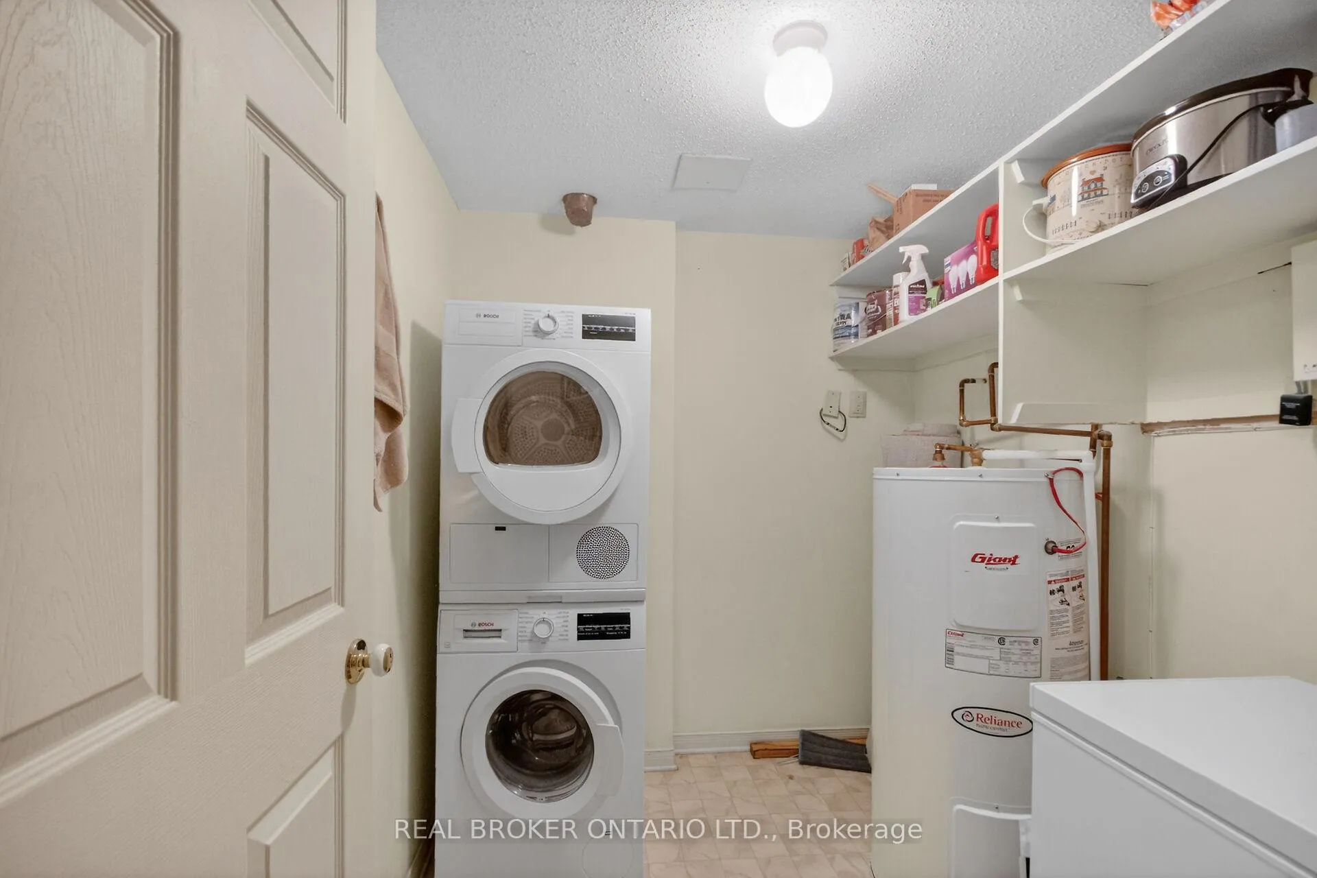 Photo 23 of 418 Briston Private, Ottawa, Hunt Club Park — HOMEH