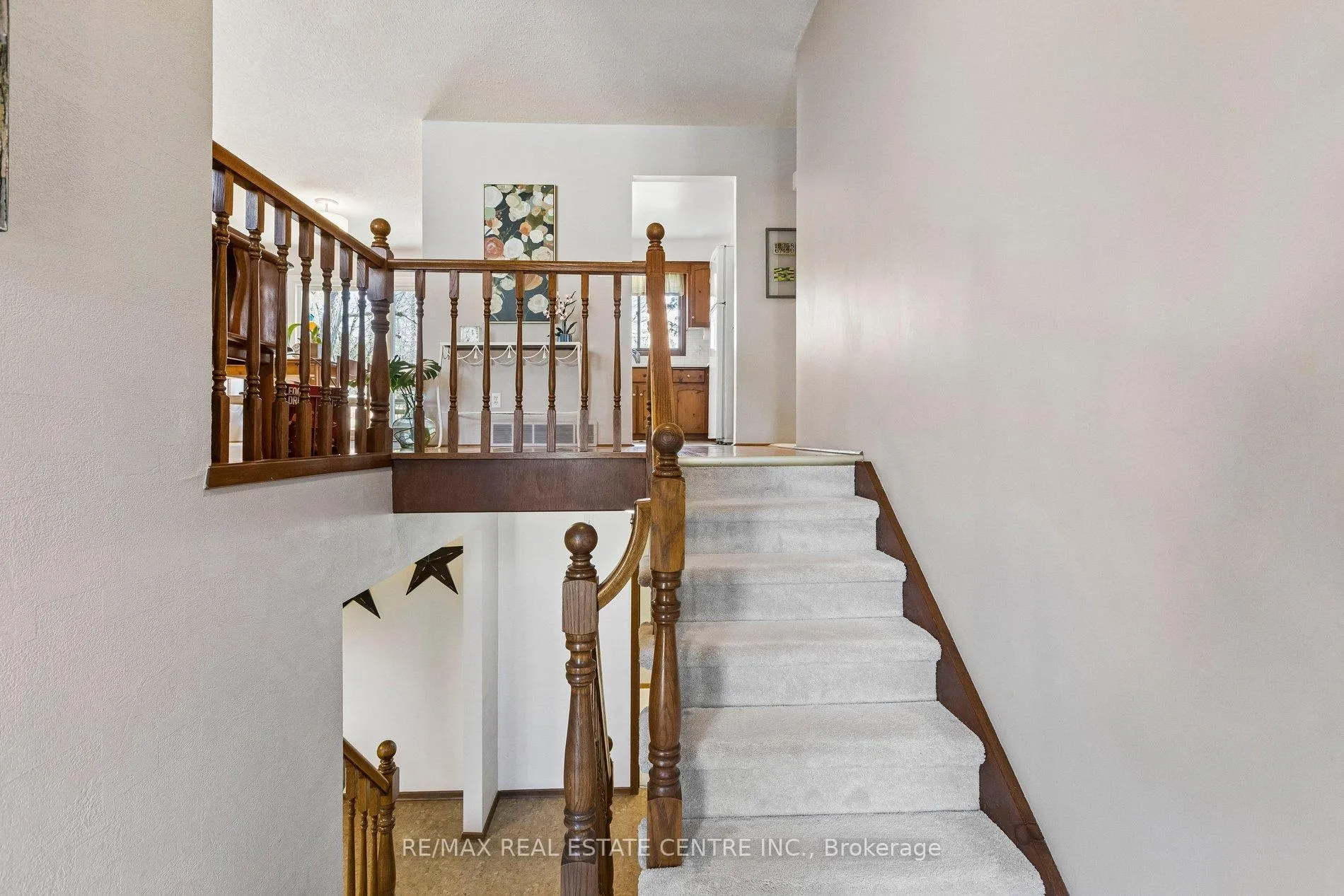 Photo 4 of 12 Shadybrook Crescent, Guelph, Kortright West — HOMEH