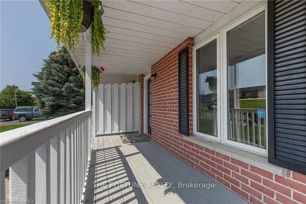 Photo 5 of 293 Grandtrunk Avenue E, Kingston, East Gardiners Rd — HOMEH