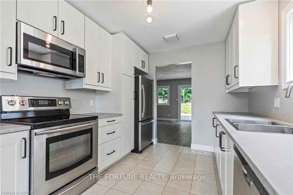 Photo 6 of 293 Grandtrunk Avenue E, Kingston, East Gardiners Rd — HOMEH