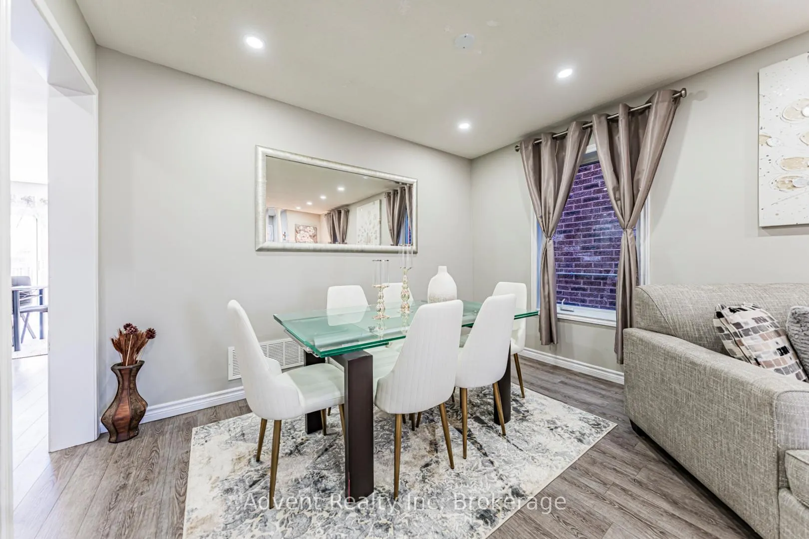 Photo 8 of 16 Hibbard Drive, Ajax, Central — HOMEH