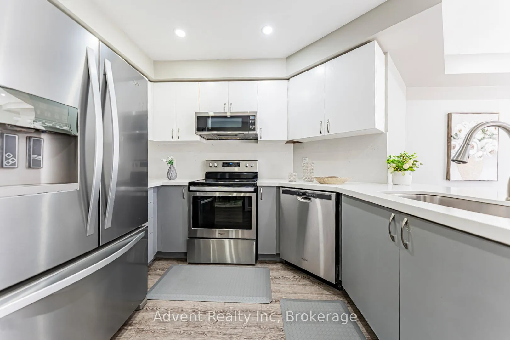 Photo 11 of 16 Hibbard Drive, Ajax, Central — HOMEH