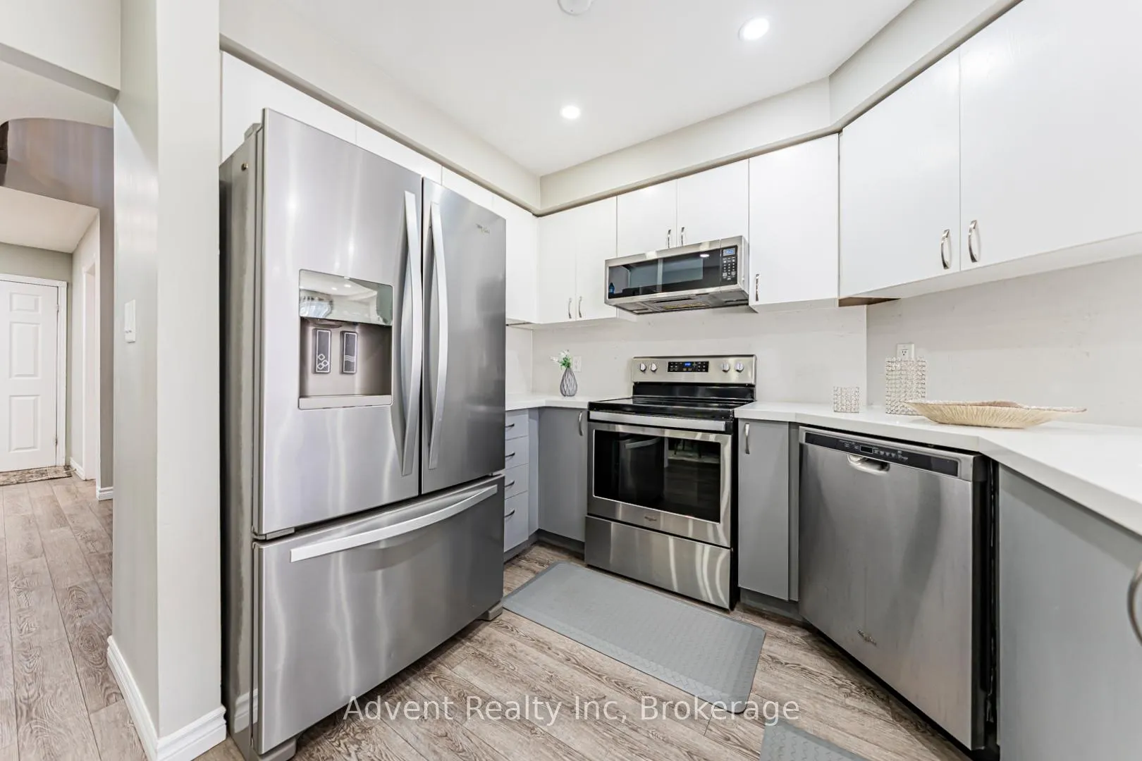 Photo 12 of 16 Hibbard Drive, Ajax, Central — HOMEH