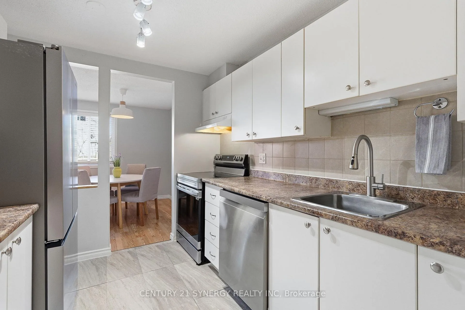 Photo 10 of 45 Tedwyn Drive, Ottawa, Barrhaven - Pheasant Run — HOMEH