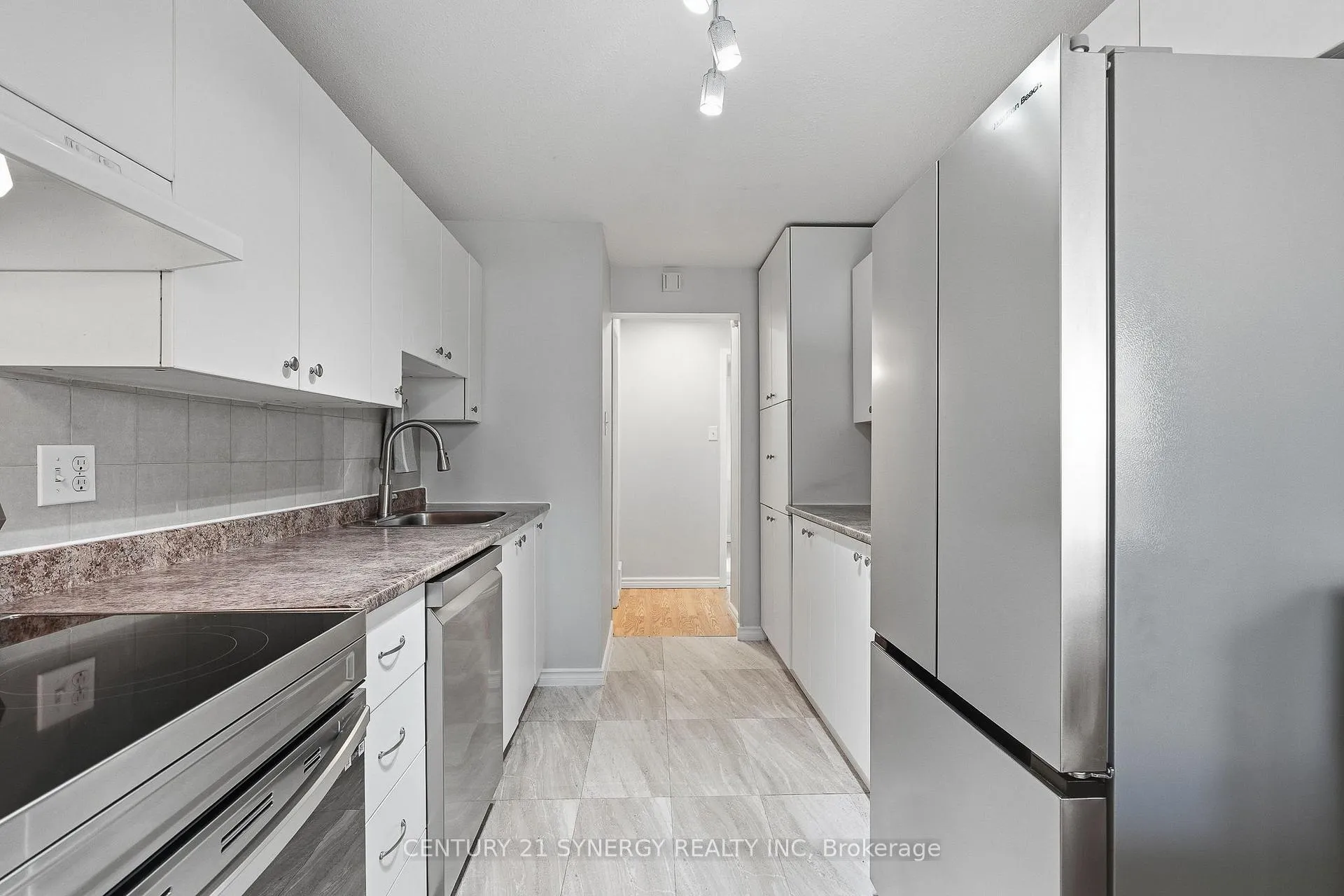Photo 11 of 45 Tedwyn Drive, Ottawa, Barrhaven - Pheasant Run — HOMEH