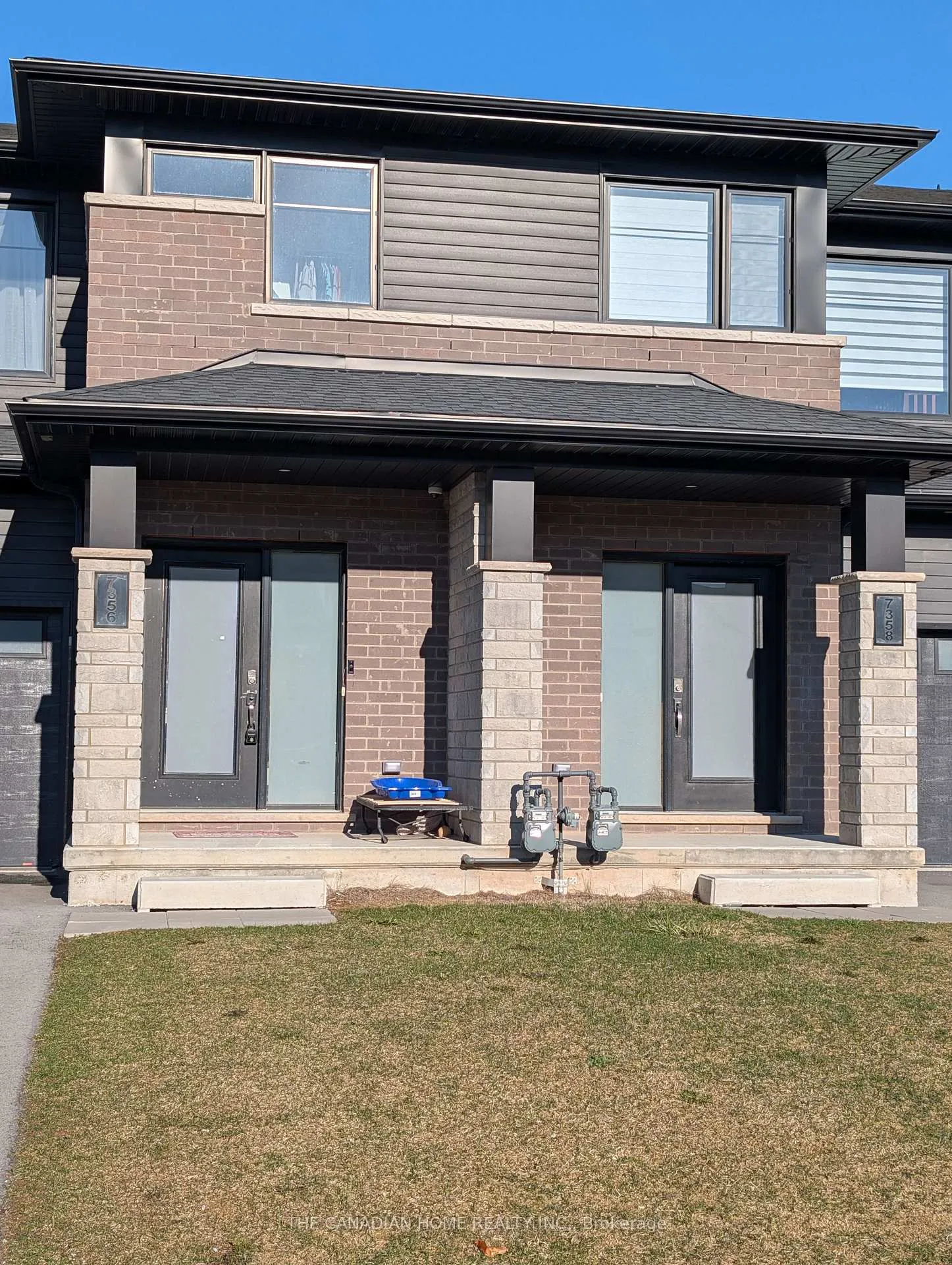 Photo 2 of 7356 Marvel Drive, Niagara Falls, Brown — HOMEH