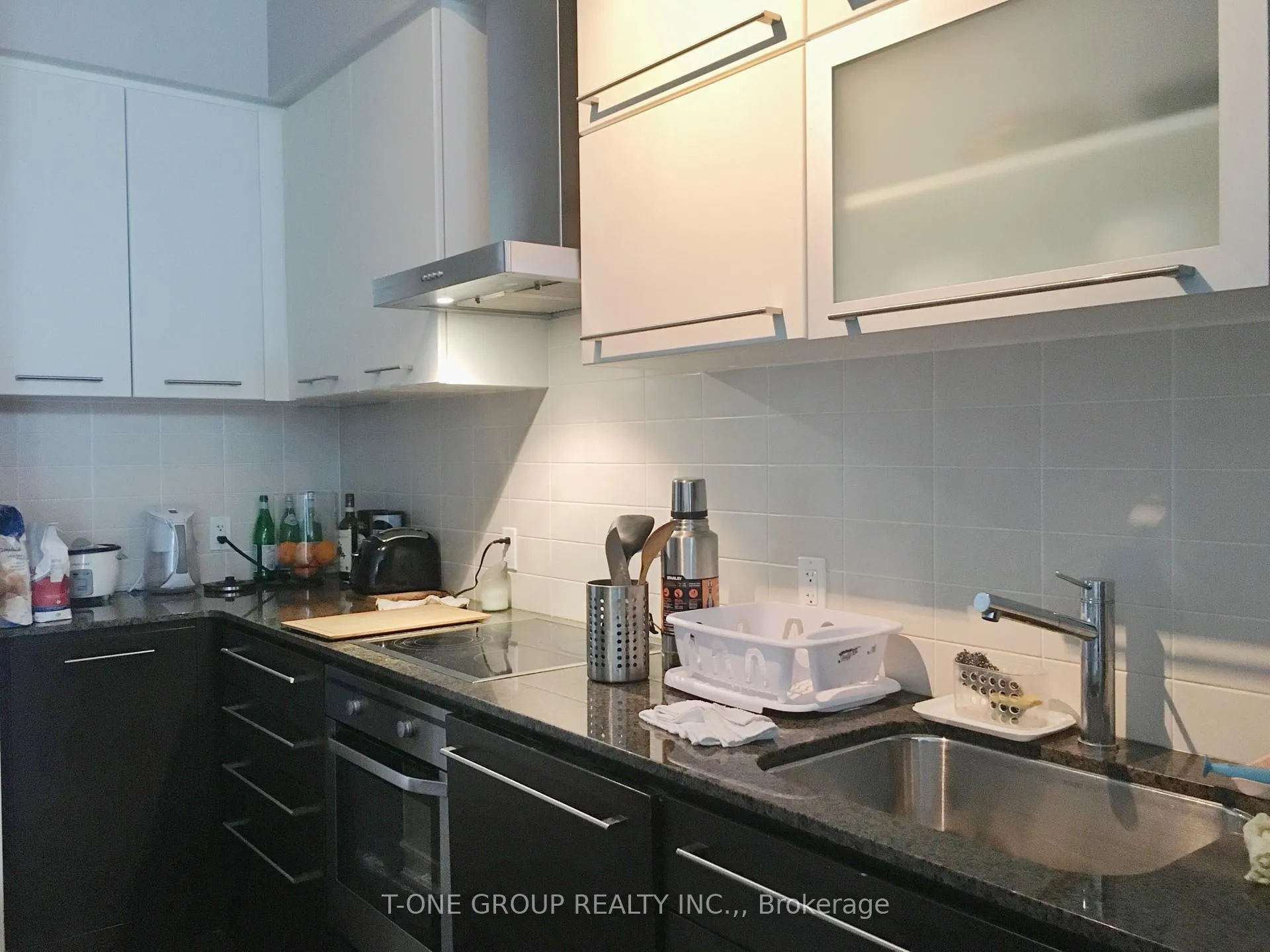 Photo 2 of Unit 2604, 770 Bay Street, Toronto, Bay Street Corridor — HOMEH