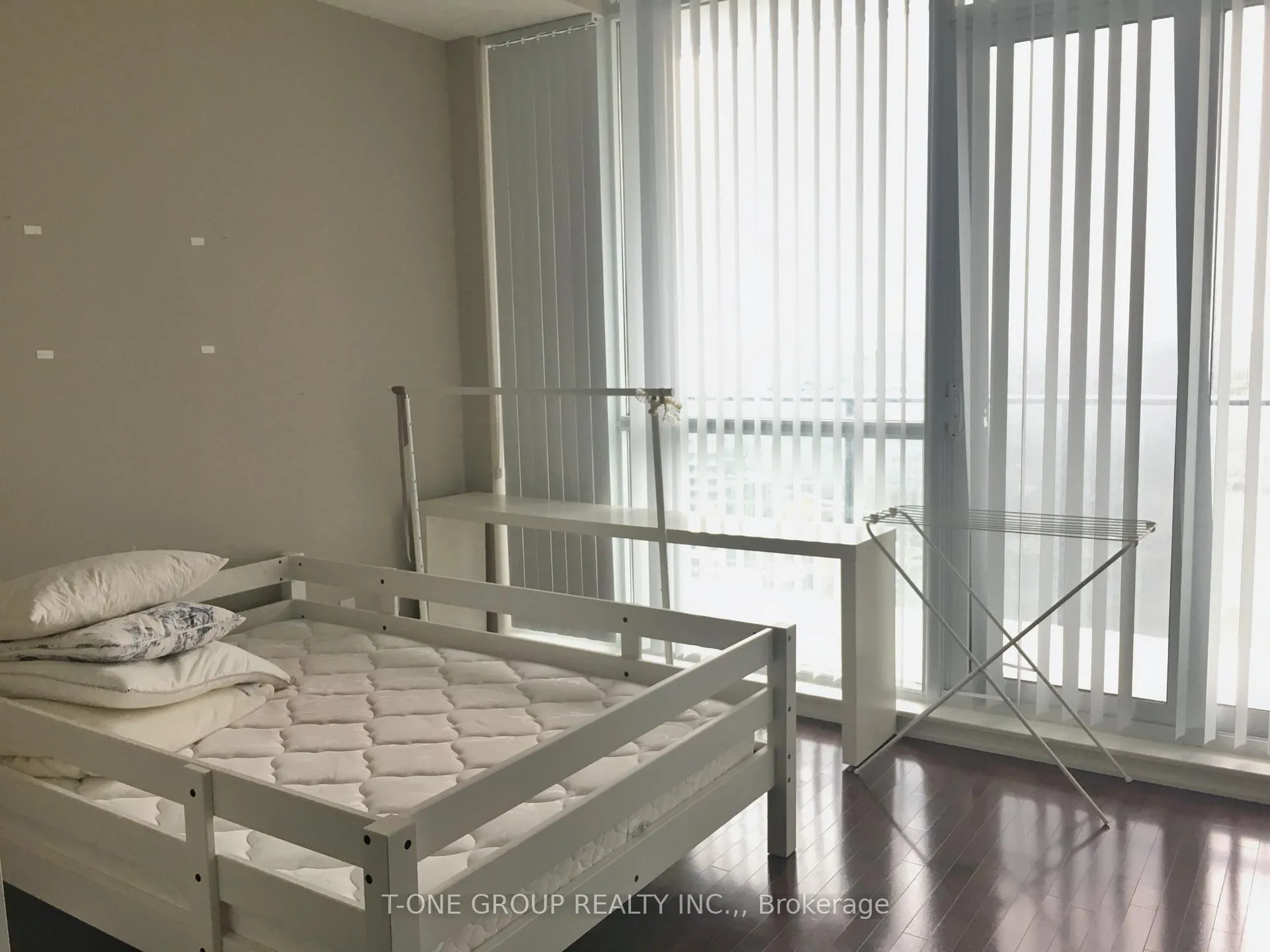 Photo 4 of Unit 2604, 770 Bay Street, Toronto, Bay Street Corridor — HOMEH