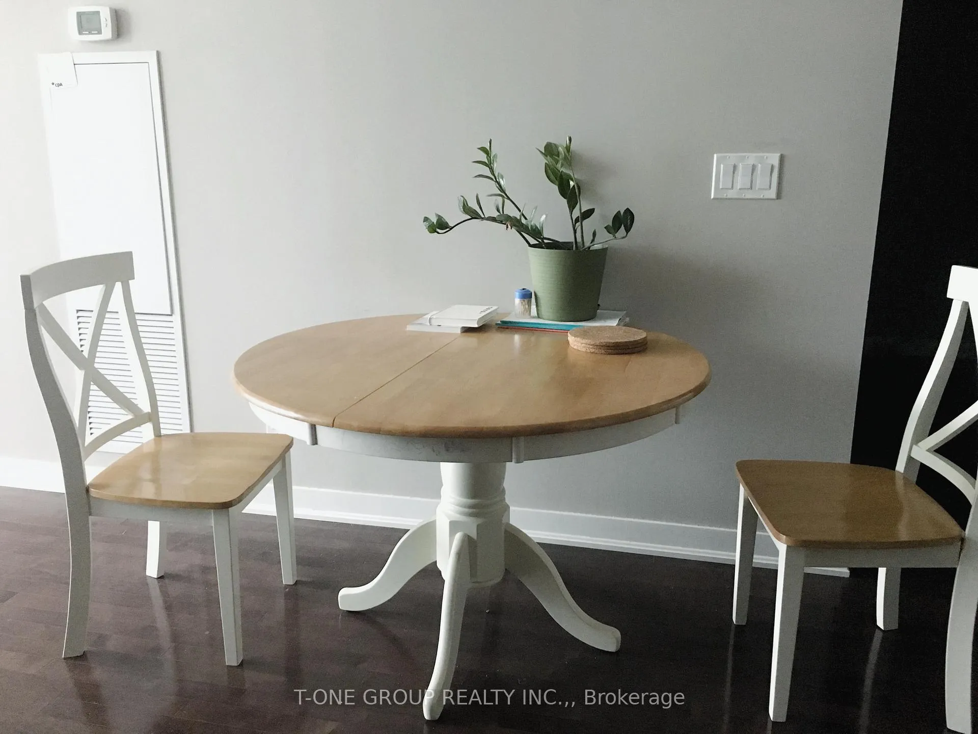 Photo 5 of Unit 2604, 770 Bay Street, Toronto, Bay Street Corridor — HOMEH