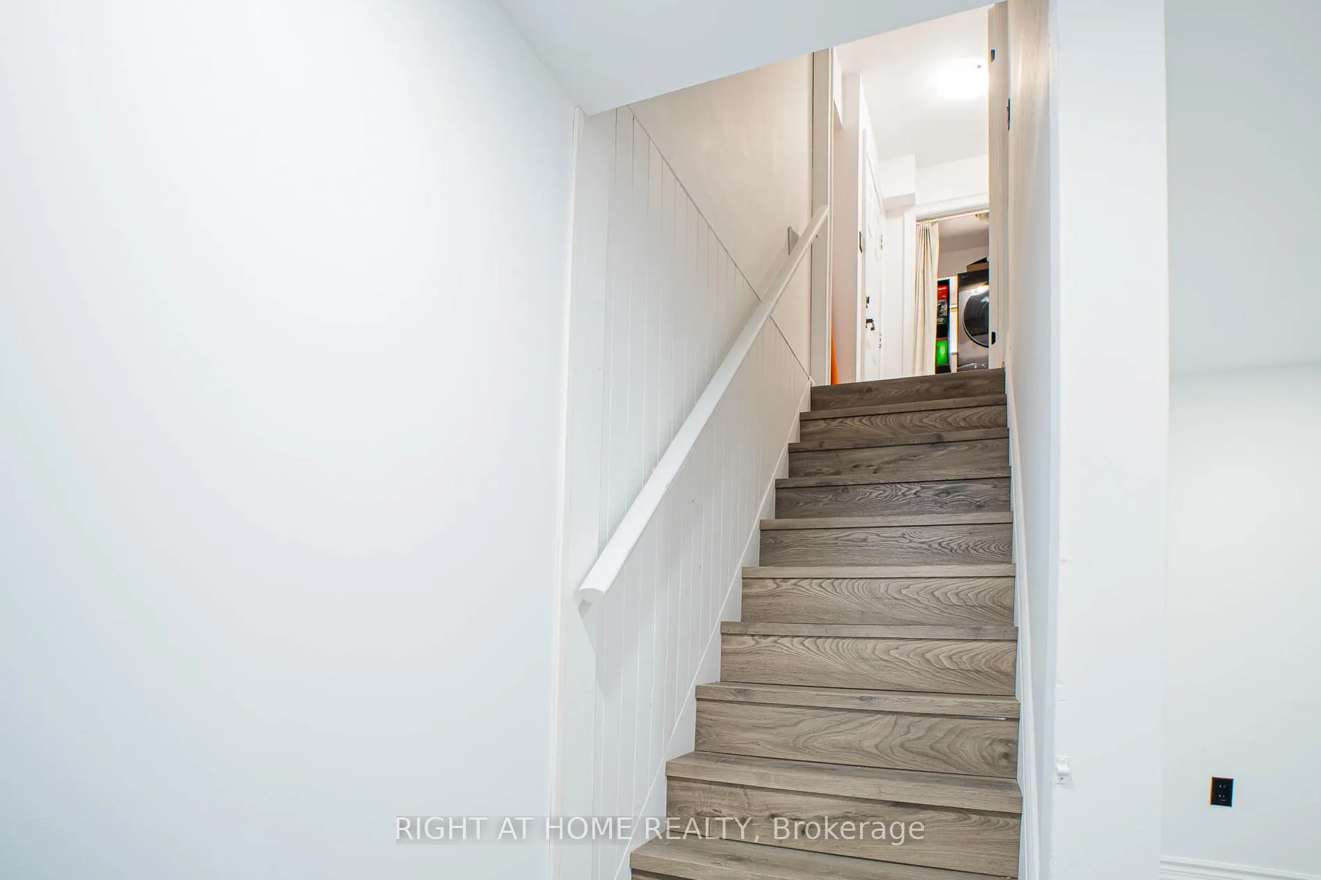 Photo 21 of 77 Elford Crescent, Hamilton, Vincent — HOMEH