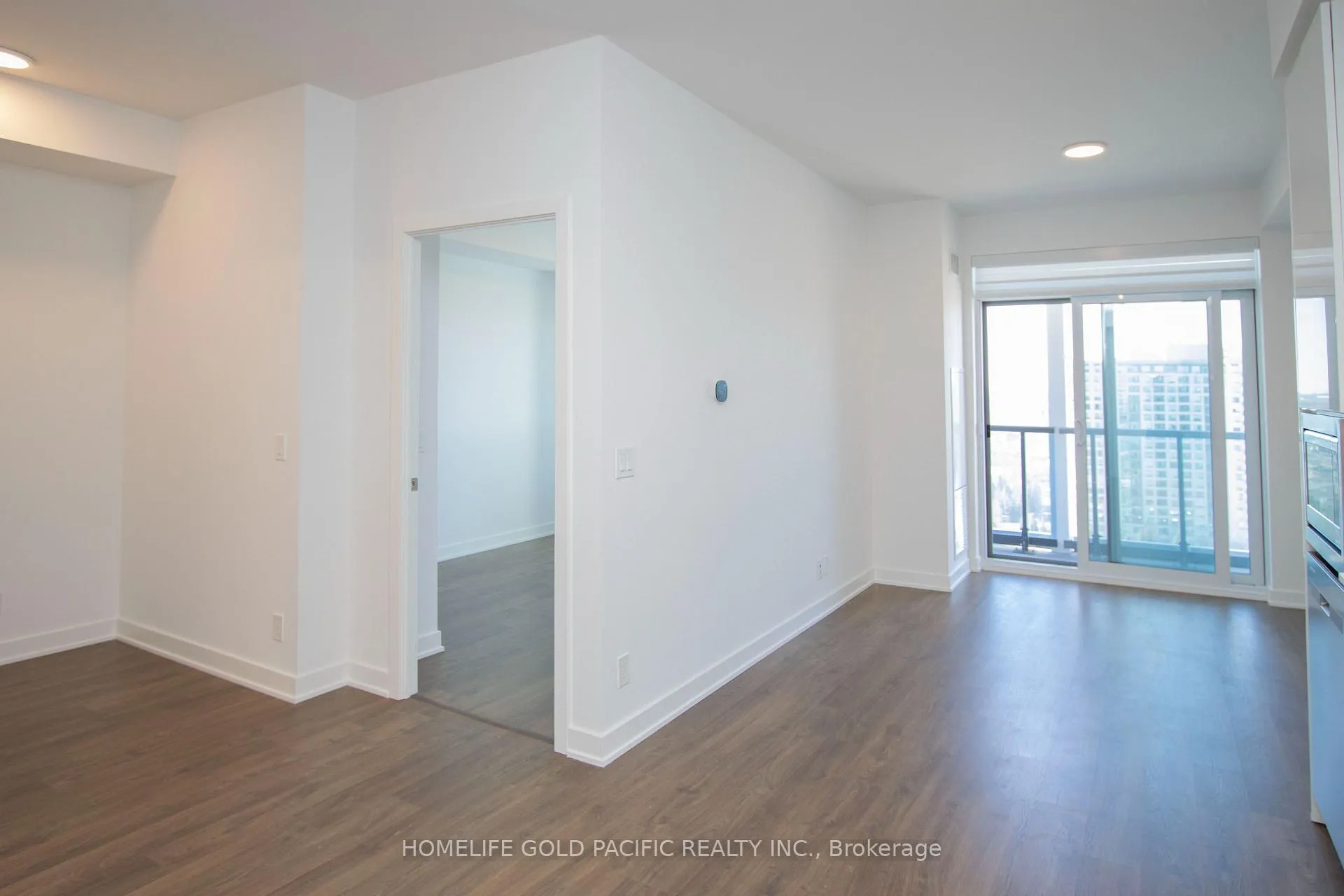 Photo 5 of Unit 1506, 30 Upper Mall Way, Vaughan, Brownridge — HOMEH