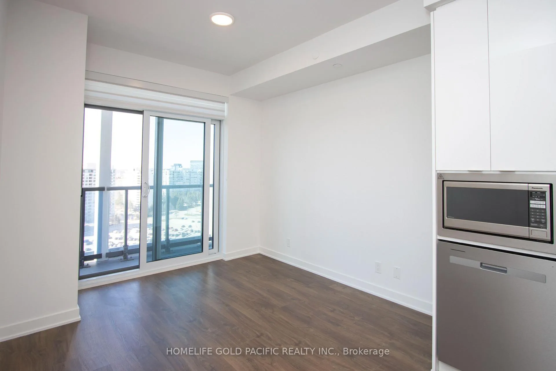 Photo 8 of Unit 1506, 30 Upper Mall Way, Vaughan, Brownridge — HOMEH