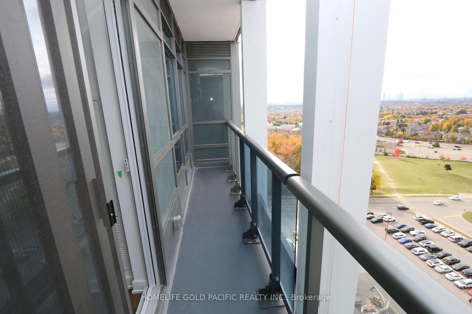 Photo 14 of Unit 1506, 30 Upper Mall Way, Vaughan, Brownridge — HOMEH