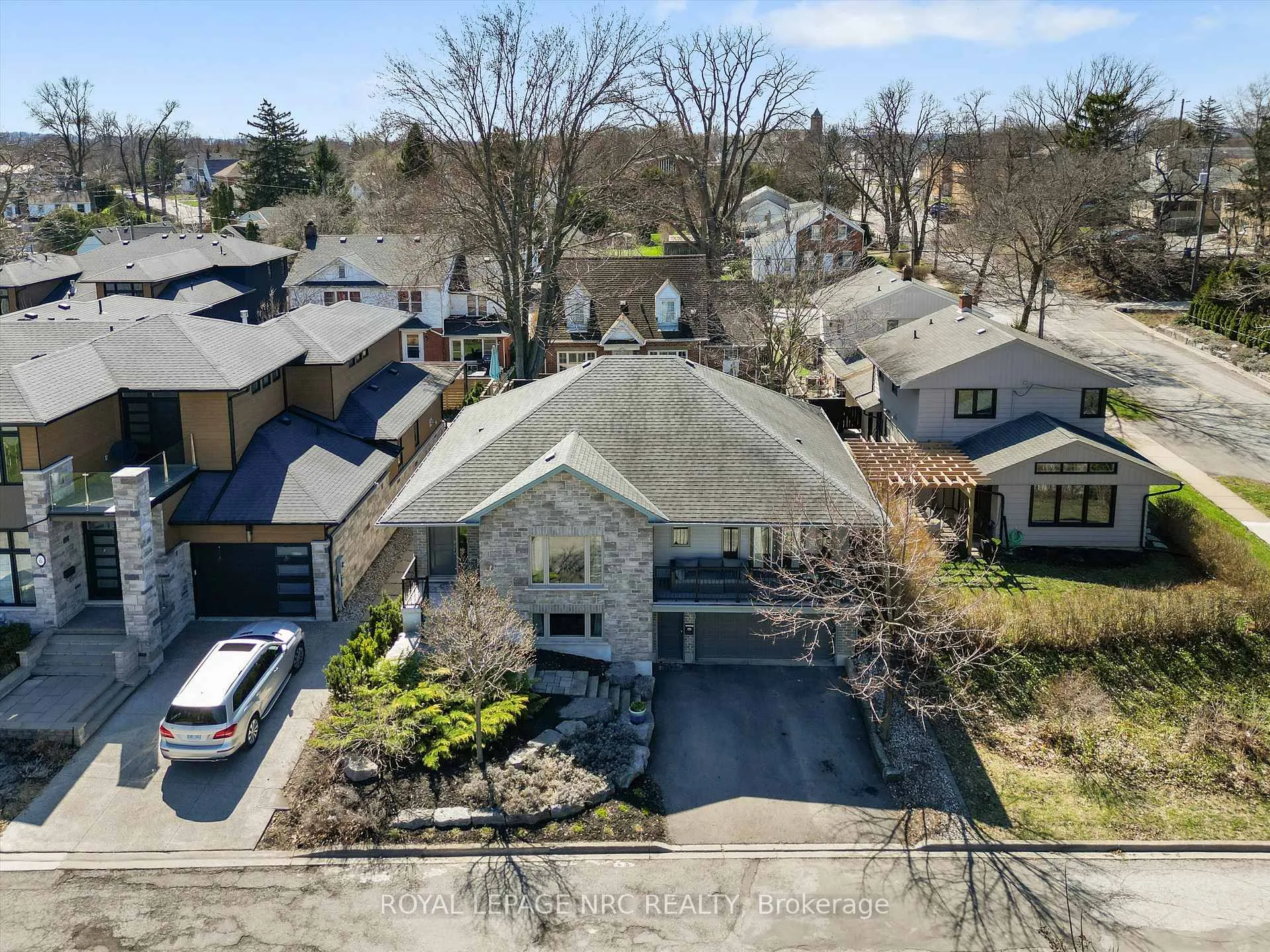 Photo 4 of 4 Rodman Hall Drive, St. Catharines, Western Hill — HOMEH