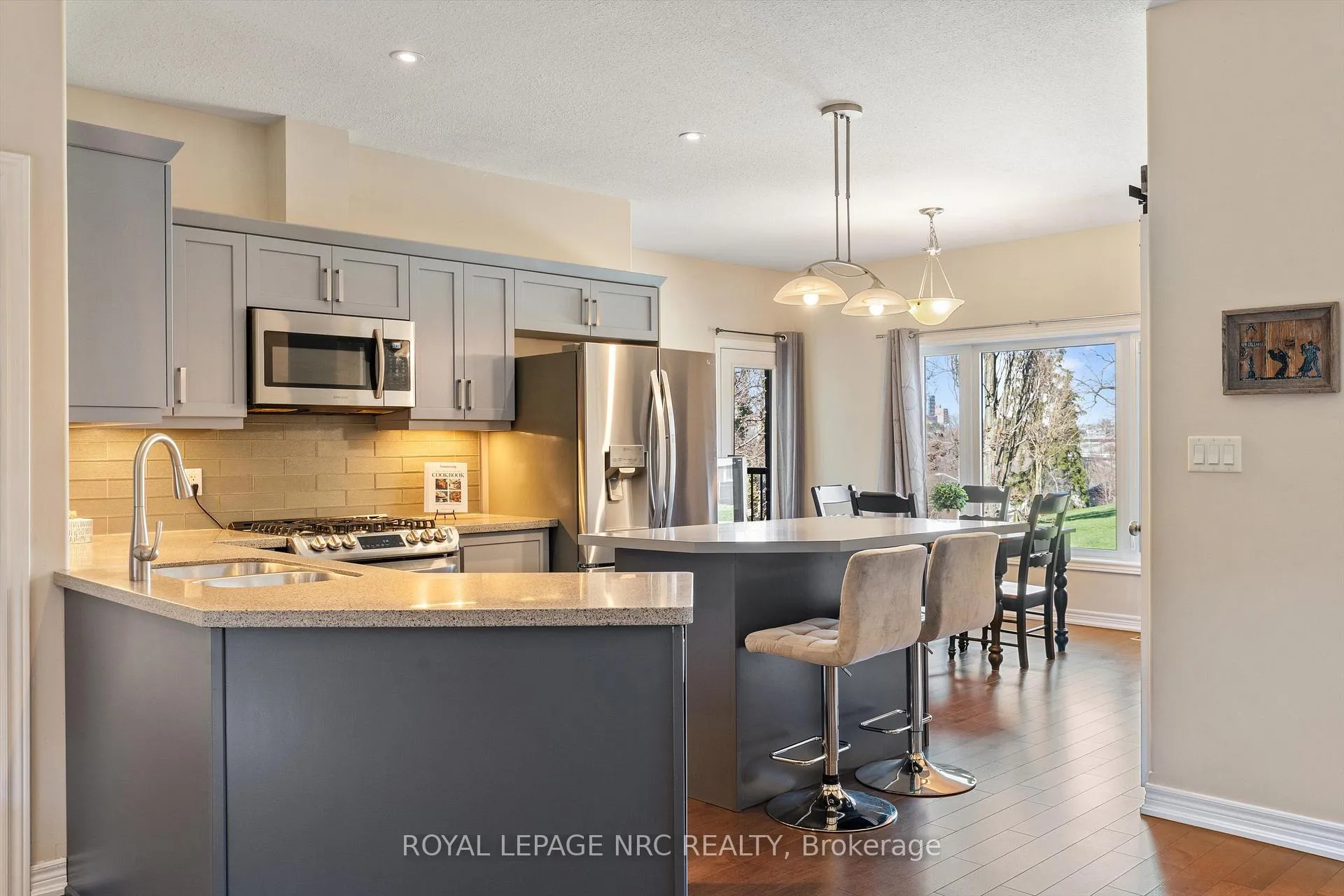 Photo 5 of 4 Rodman Hall Drive, St. Catharines, Western Hill — HOMEH