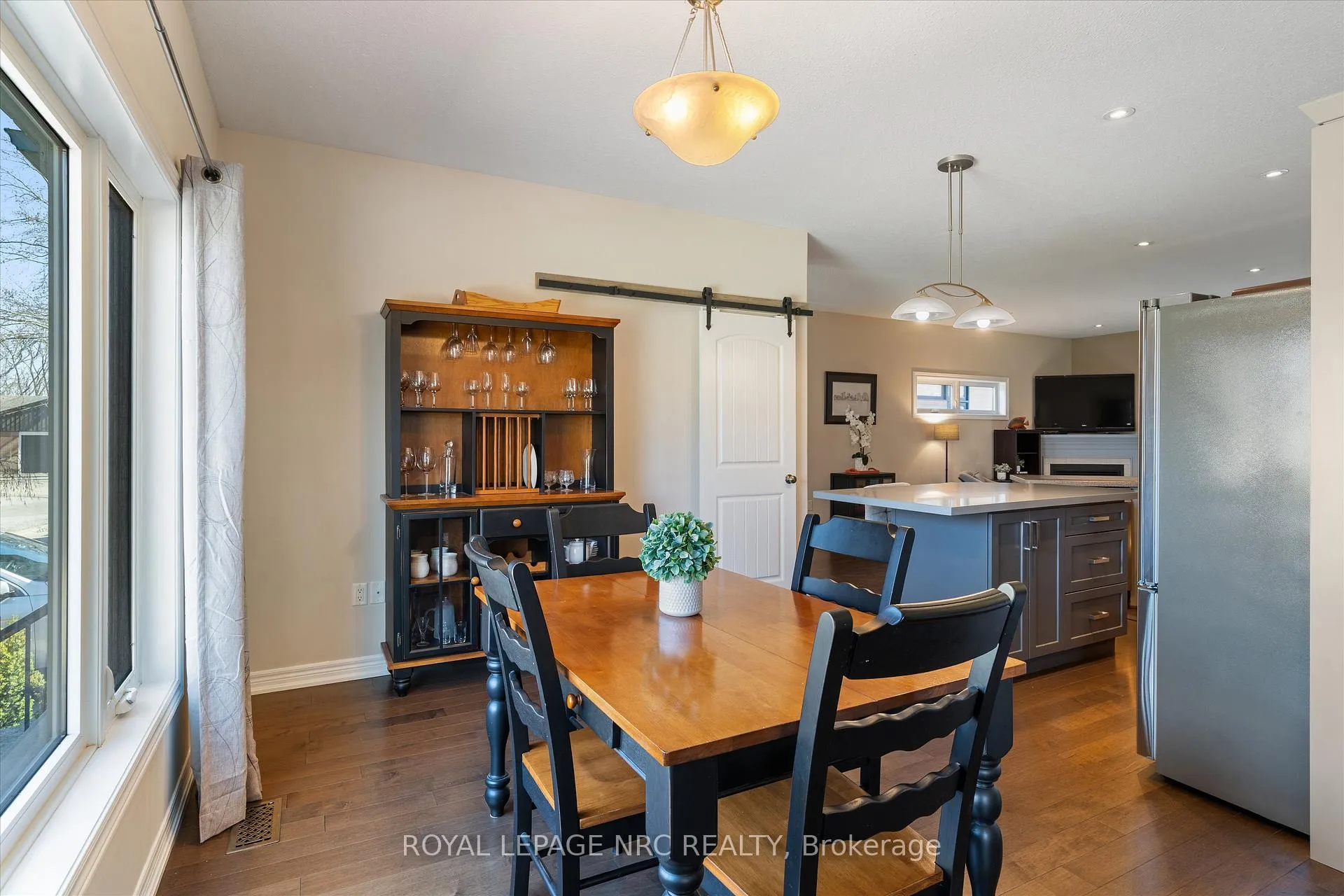 Photo 9 of 4 Rodman Hall Drive, St. Catharines, Western Hill — HOMEH