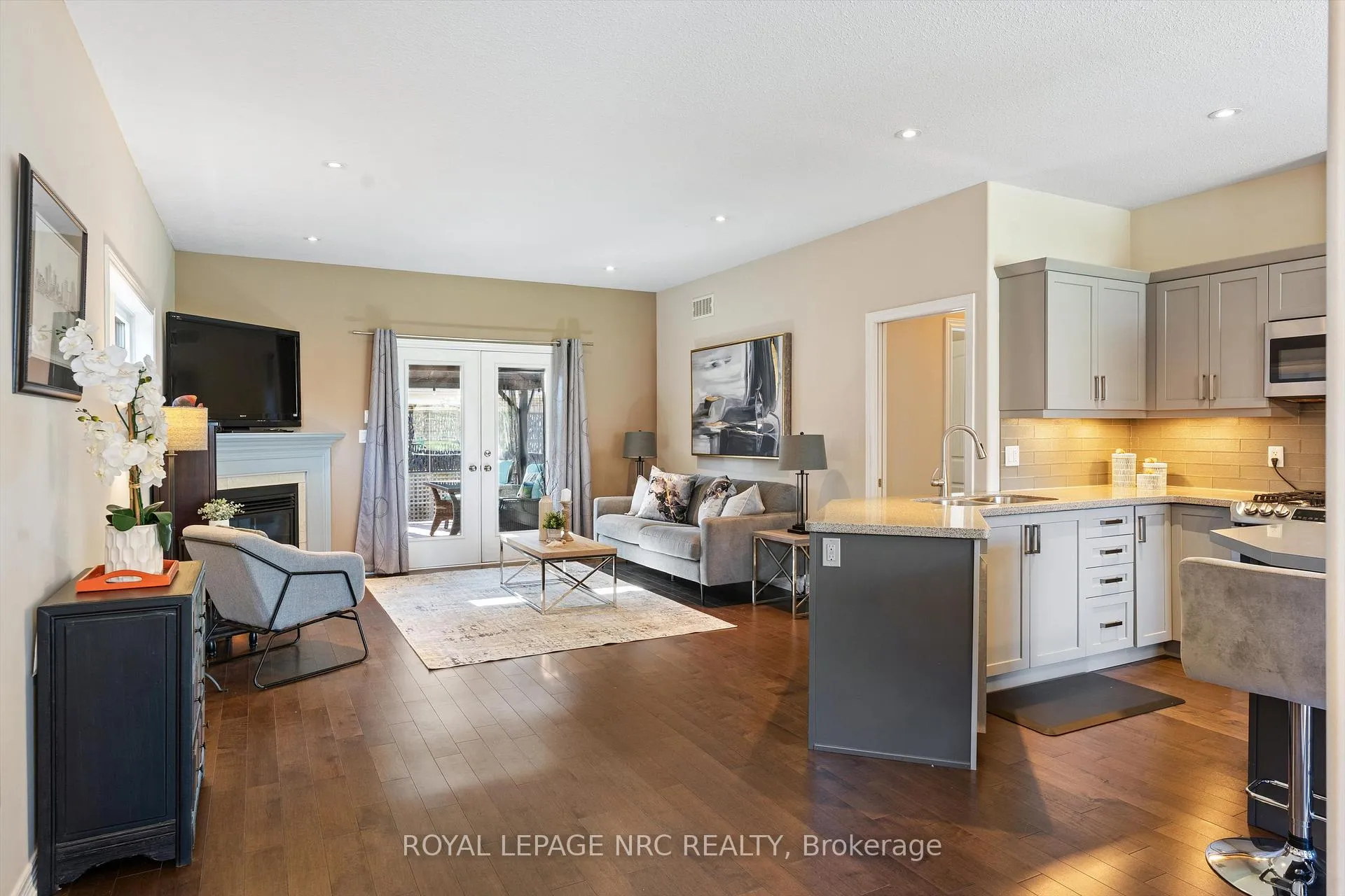 Photo 10 of 4 Rodman Hall Drive, St. Catharines, Western Hill — HOMEH