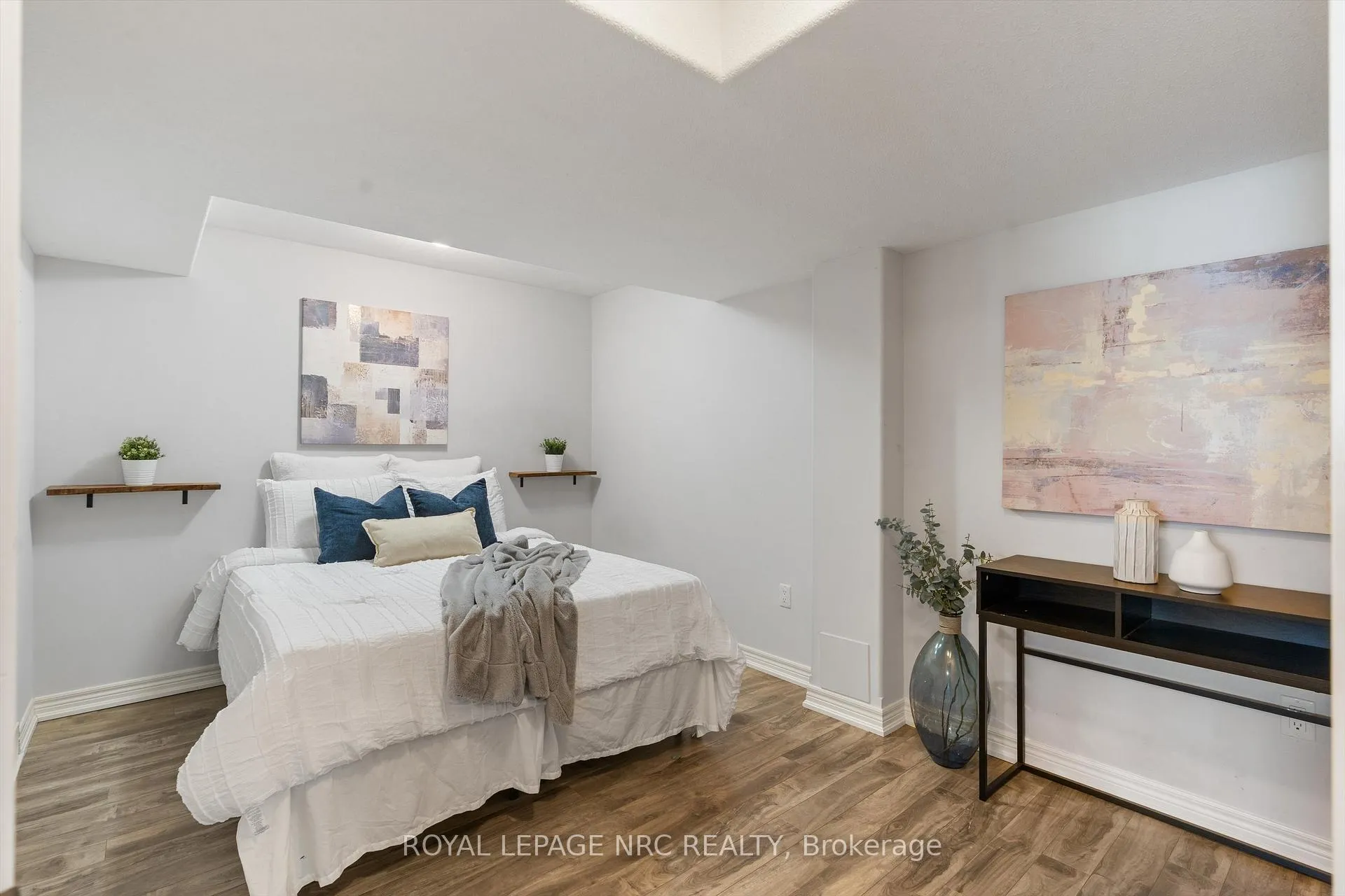 Photo 29 of 4 Rodman Hall Drive, St. Catharines, Western Hill — HOMEH