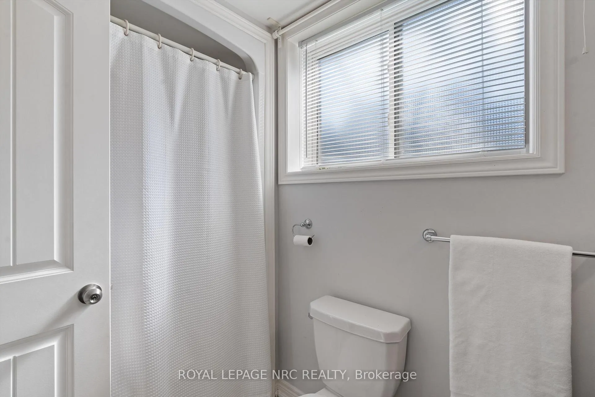 Photo 34 of 4 Rodman Hall Drive, St. Catharines, Western Hill — HOMEH