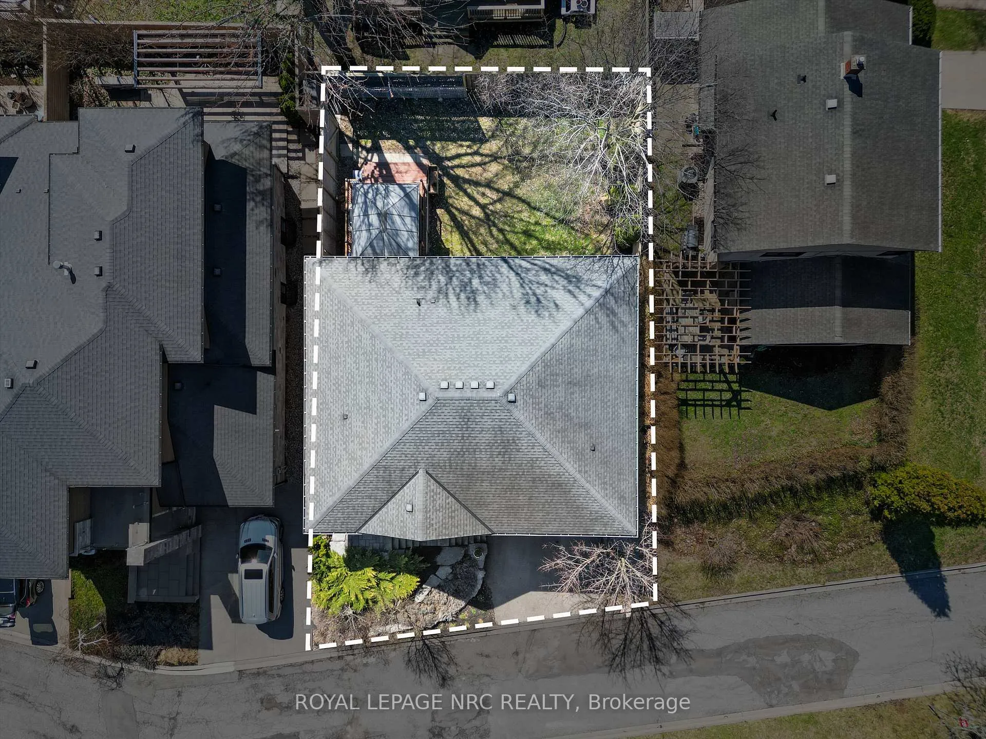 Photo 42 of 4 Rodman Hall Drive, St. Catharines, Western Hill — HOMEH