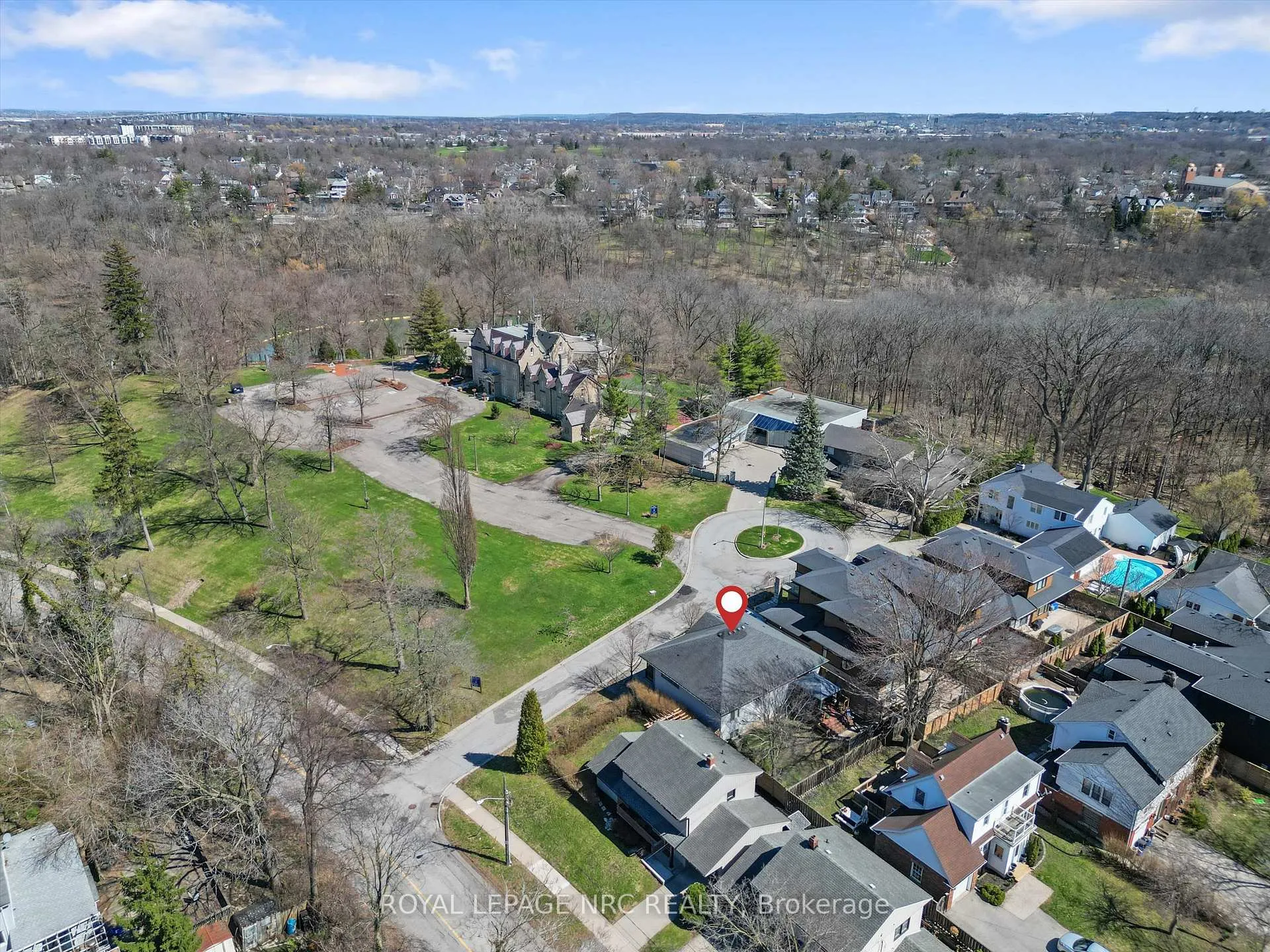 Photo 45 of 4 Rodman Hall Drive, St. Catharines, Western Hill — HOMEH