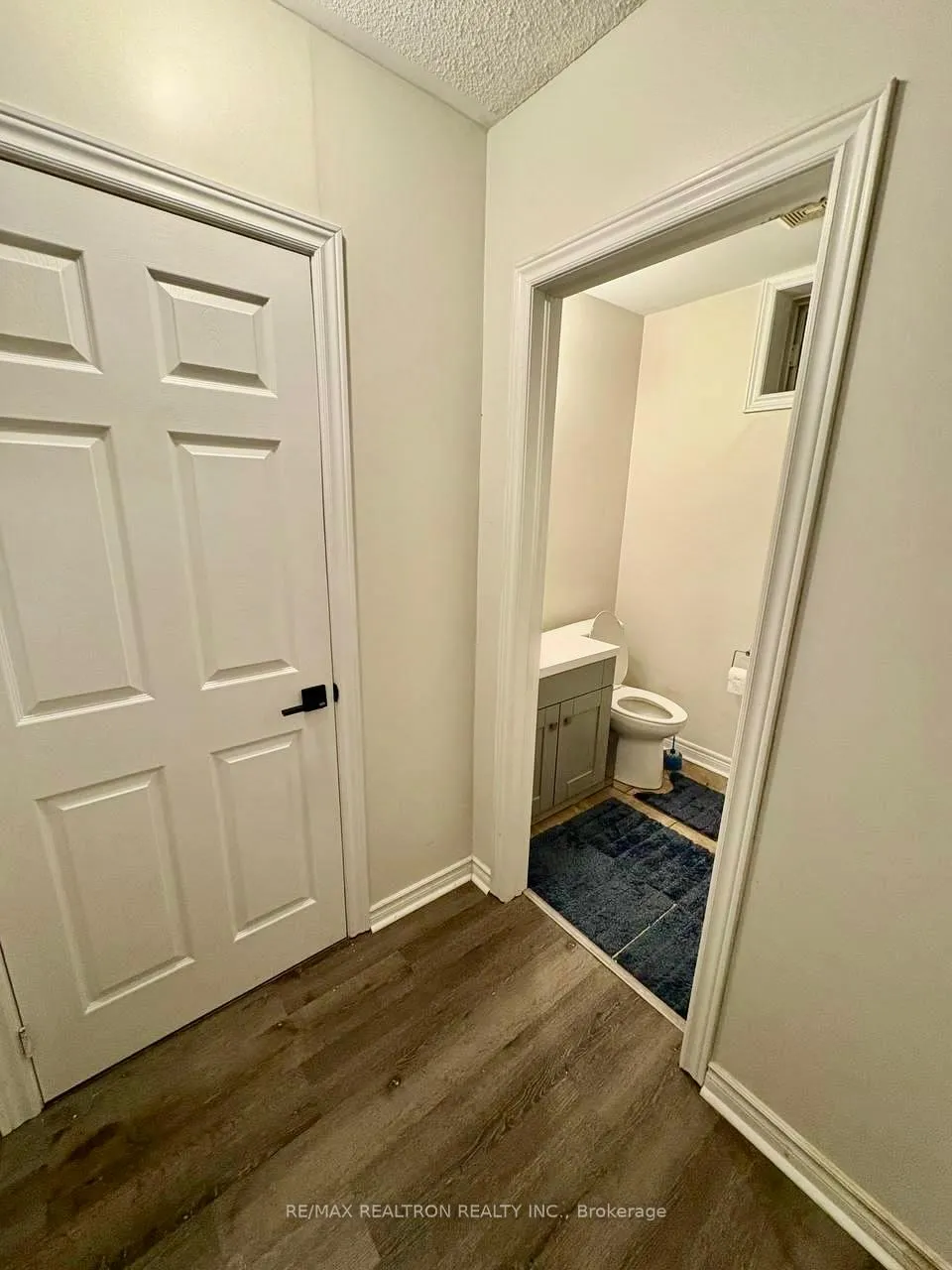 Photo 5 of 210 Old Yonge #Basement Street, Aurora, Aurora Village — HOMEH