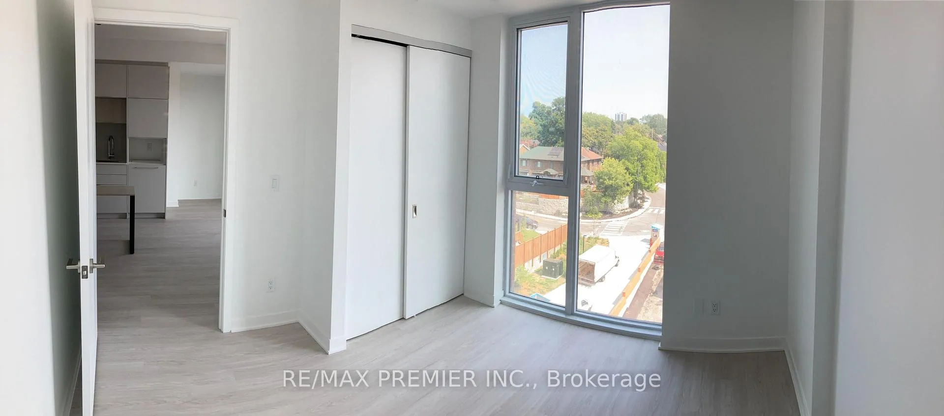 Photo 7 of Unit 604, 185 Alberta Avenue, Toronto, Oakwood Village — HOMEH